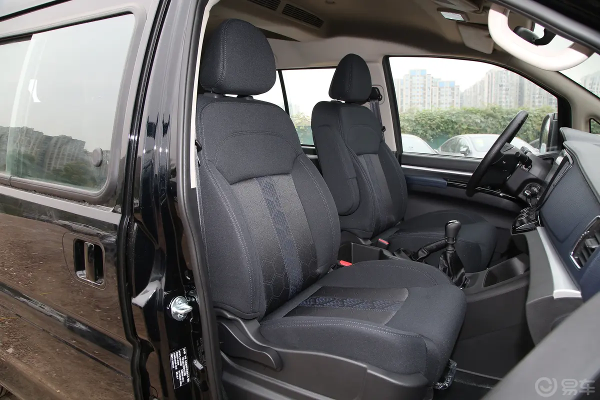 菱智M5L 1.5T 舒适型 9座副驾驶座椅