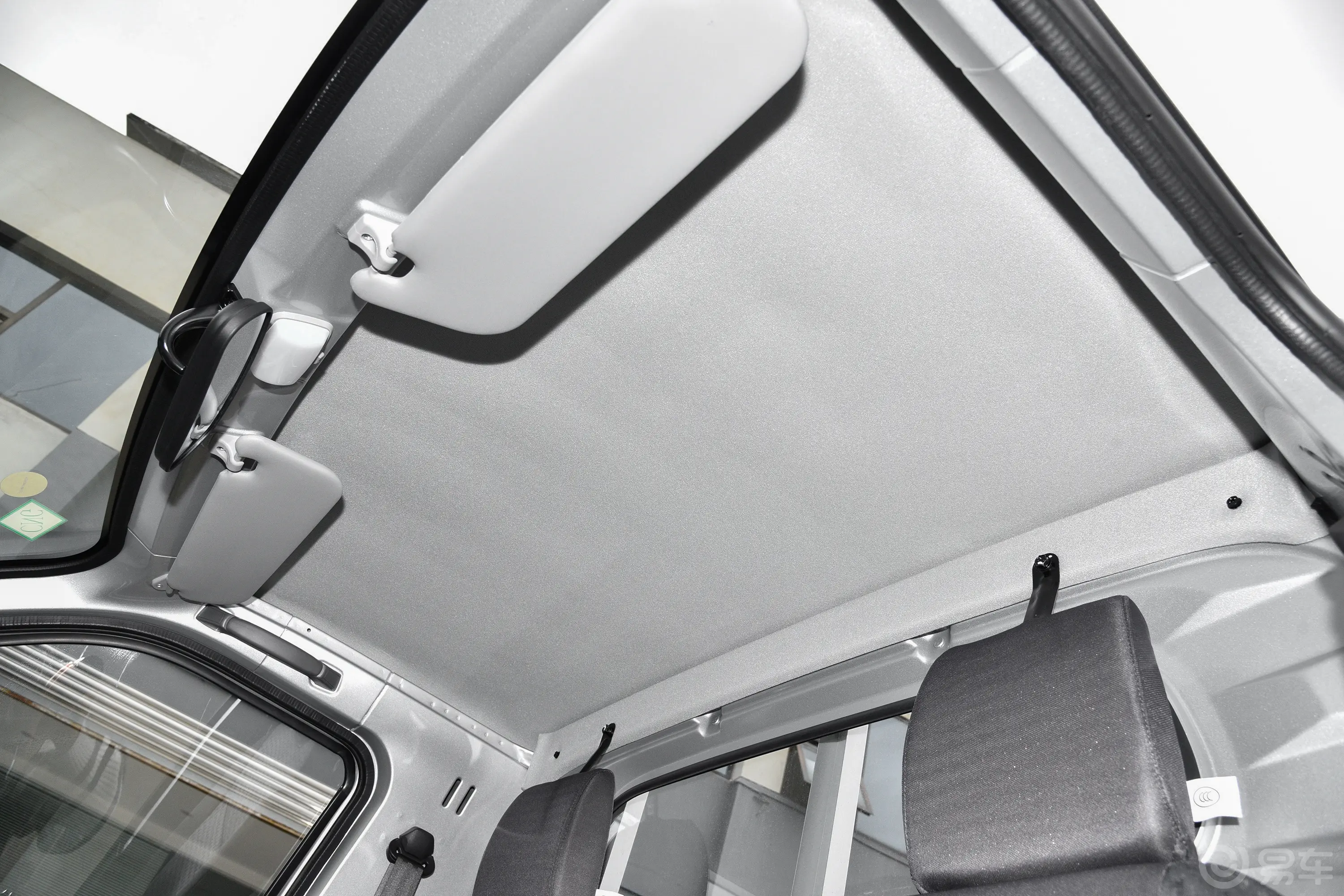 五菱荣光新卡2.0L 单排舒适型 2座 CNG天窗内拍关闭