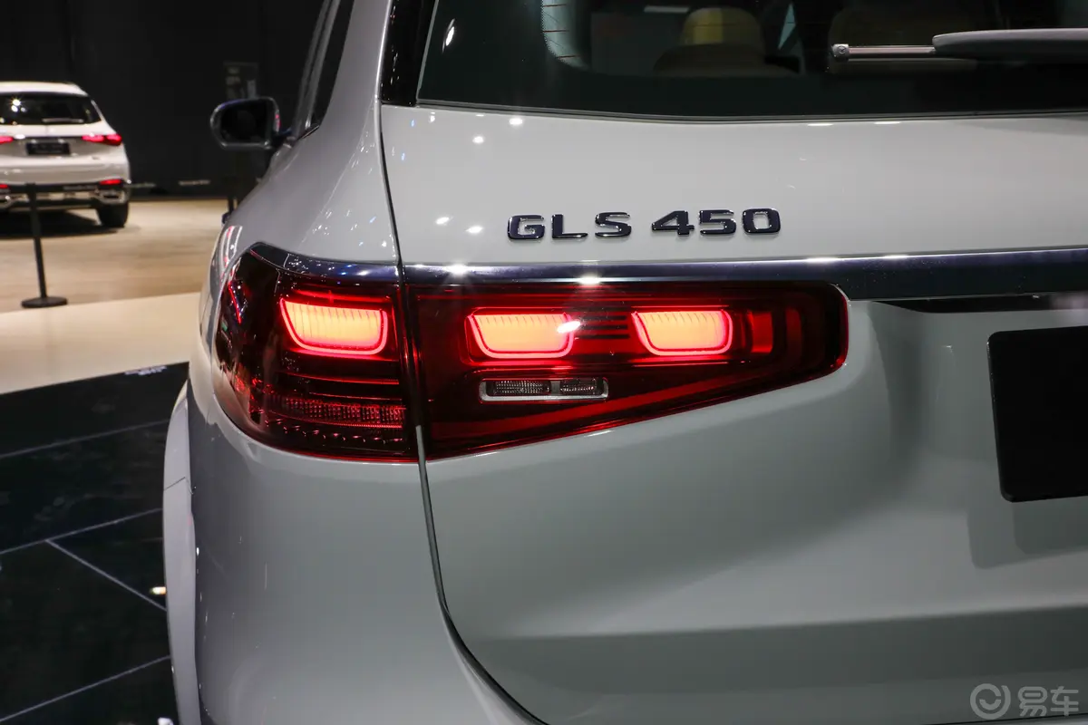 奔驰GLSGLS 450 4MATIC Luxury外观