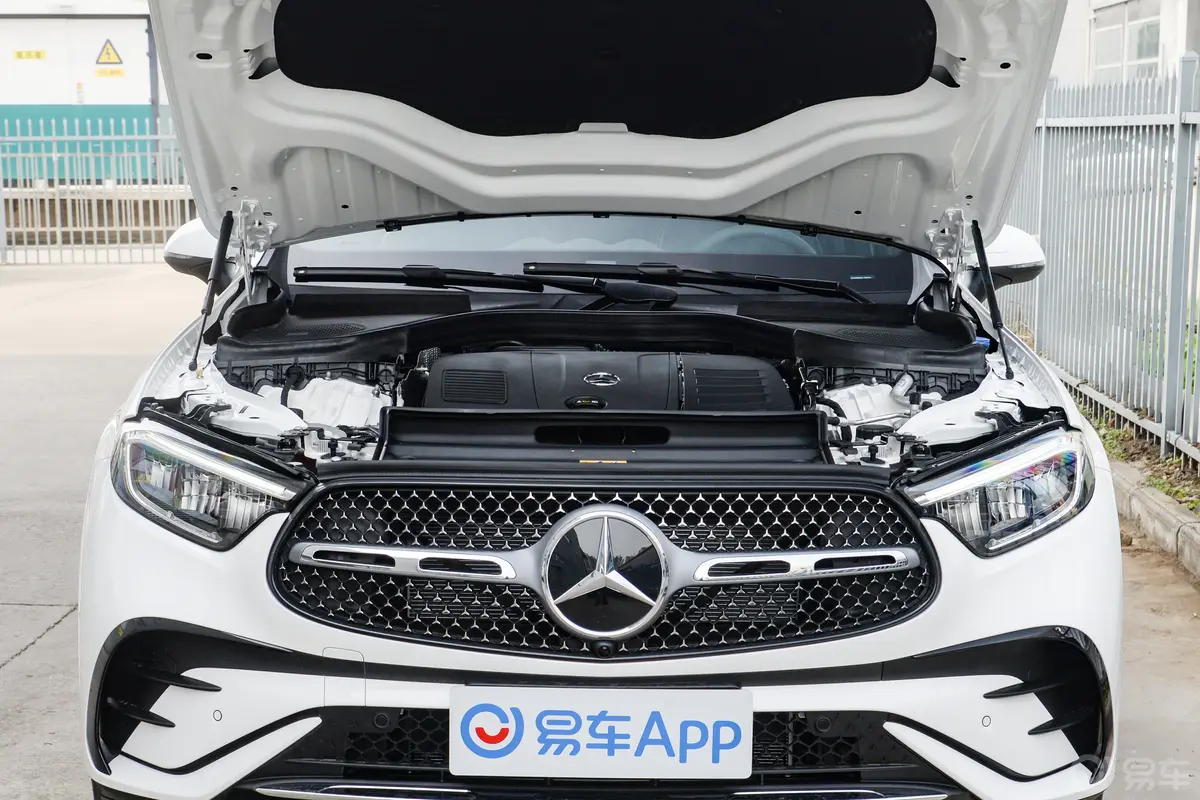 奔驰GLC改款 GLC 260 L 4MATIC 豪华型 5座发动机舱整体