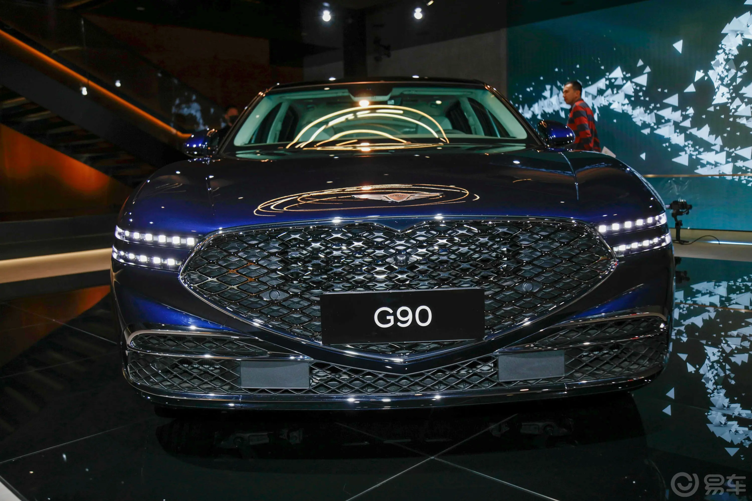 捷尼赛思G903.5T 四驱行政加长版 4座外观细节