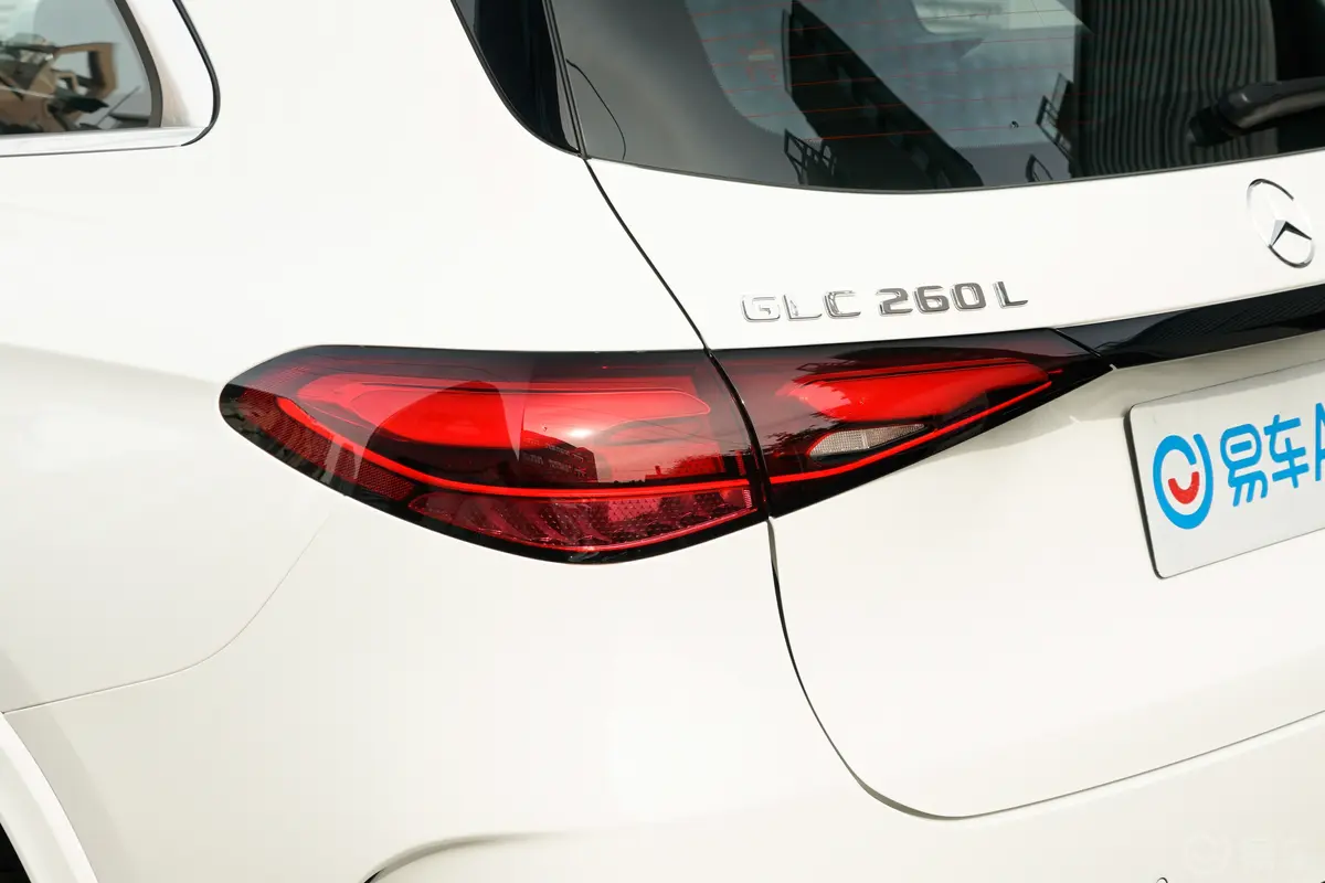 奔驰GLC改款 GLC 260 L 4MATIC 动感型 5座尾灯侧45度俯拍