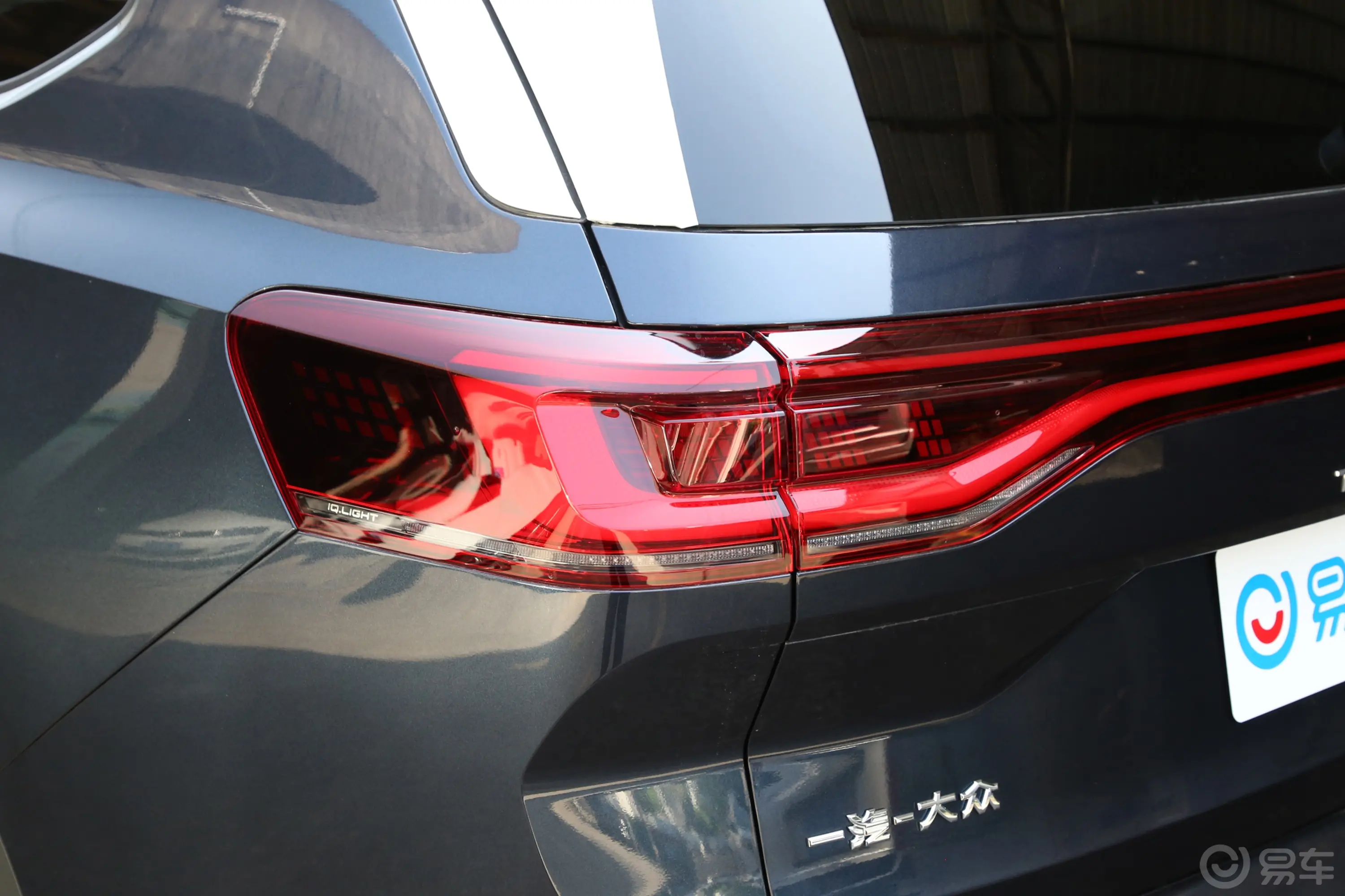 揽境380TSI 四驱豪华佳境版Pro 6座尾灯侧45度俯拍