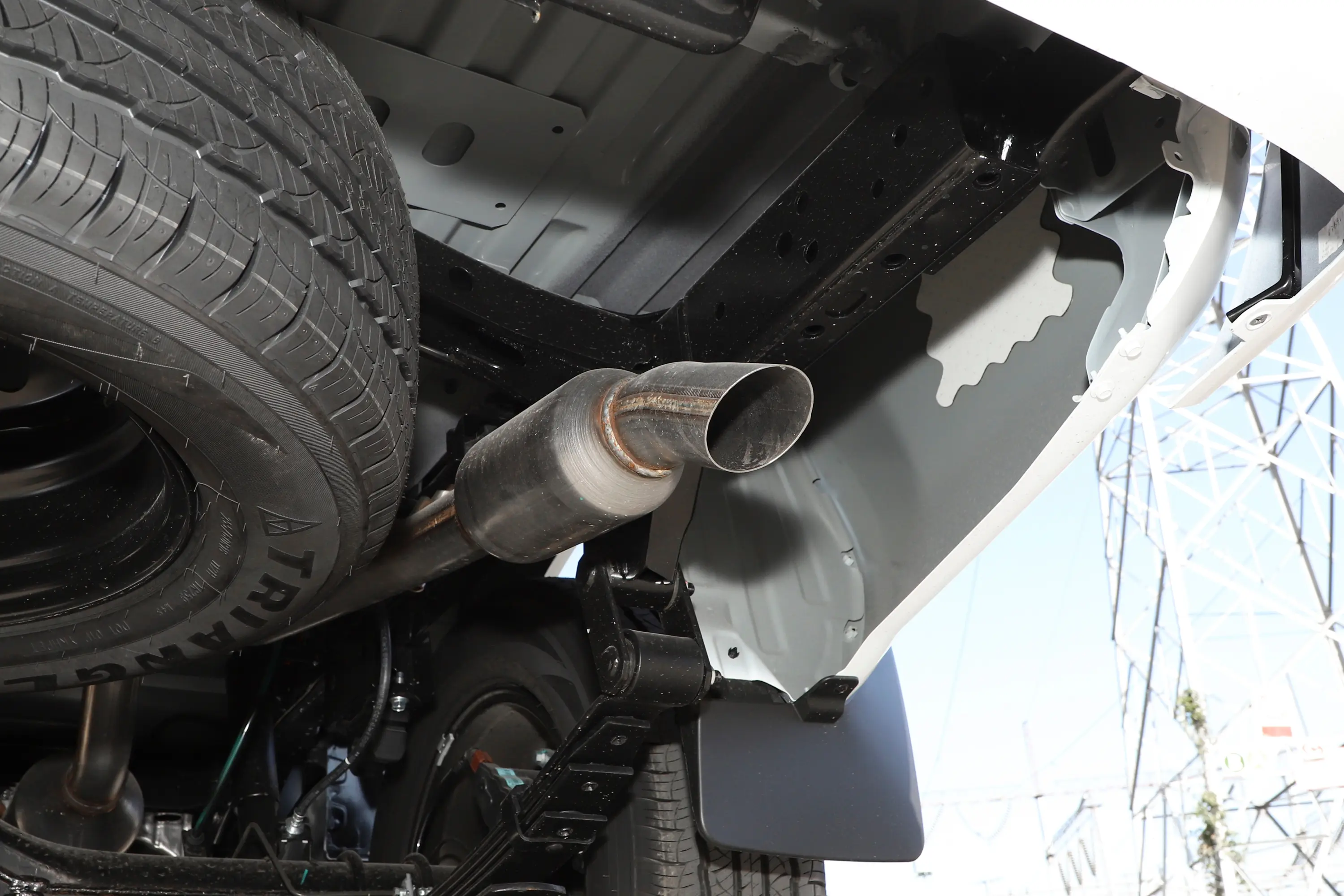 锐骐72.0T 自动两驱标准货箱钢板弹簧标准型 汽油动力底盘