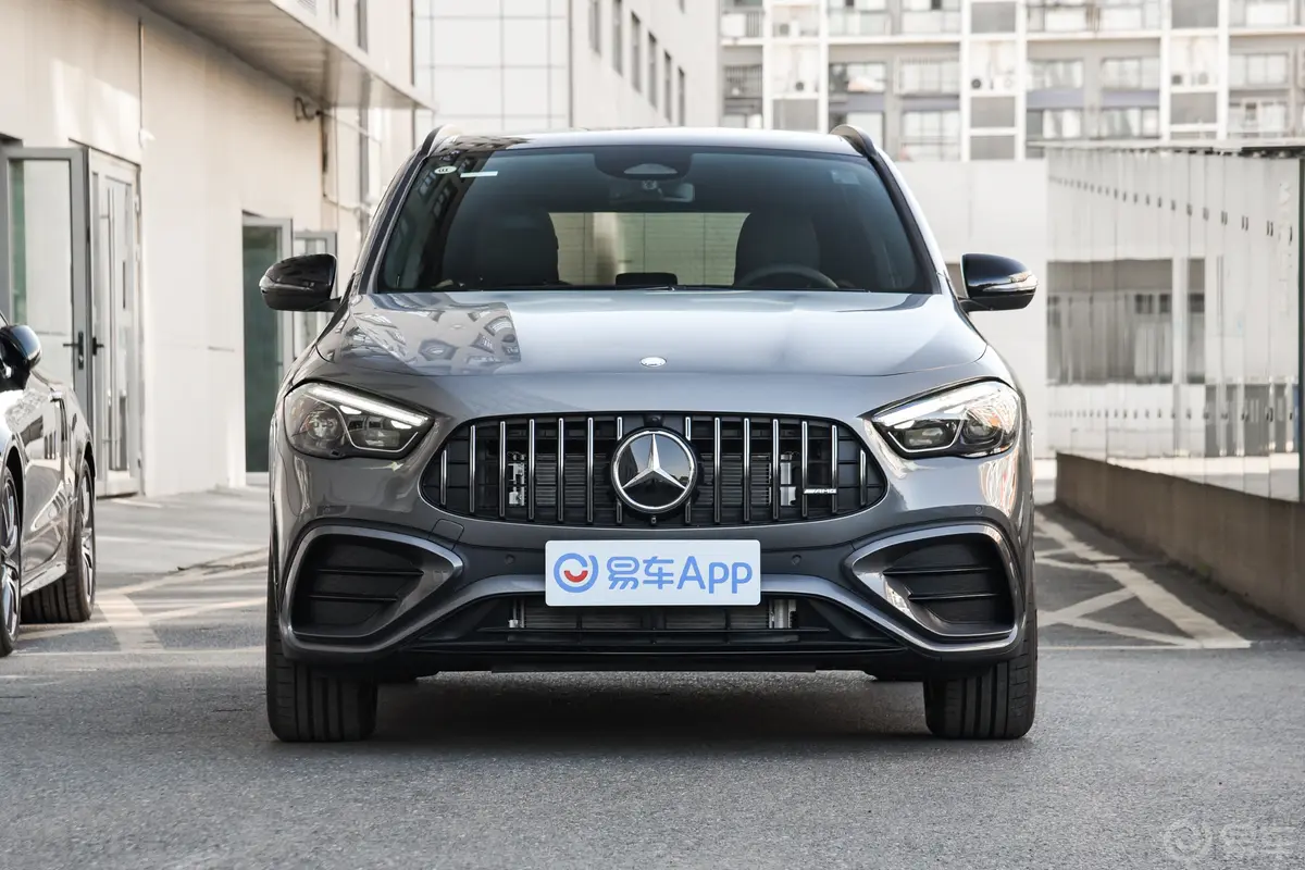 奔驰GLA AMGAMG GLA 35 4MATIC正前水平