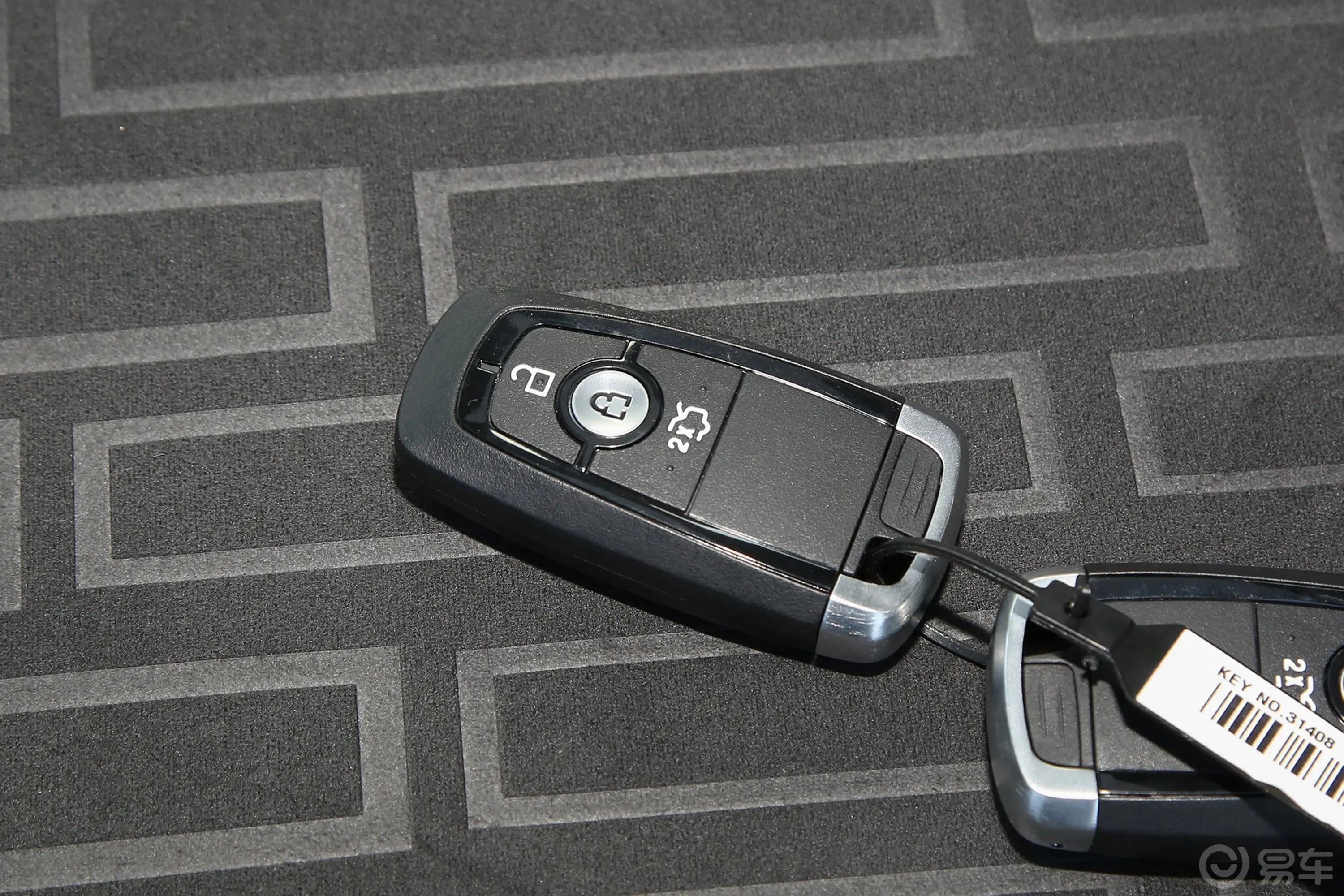 蒙迪欧E-混动 1.5T 豪华型钥匙孔或一键启动按键