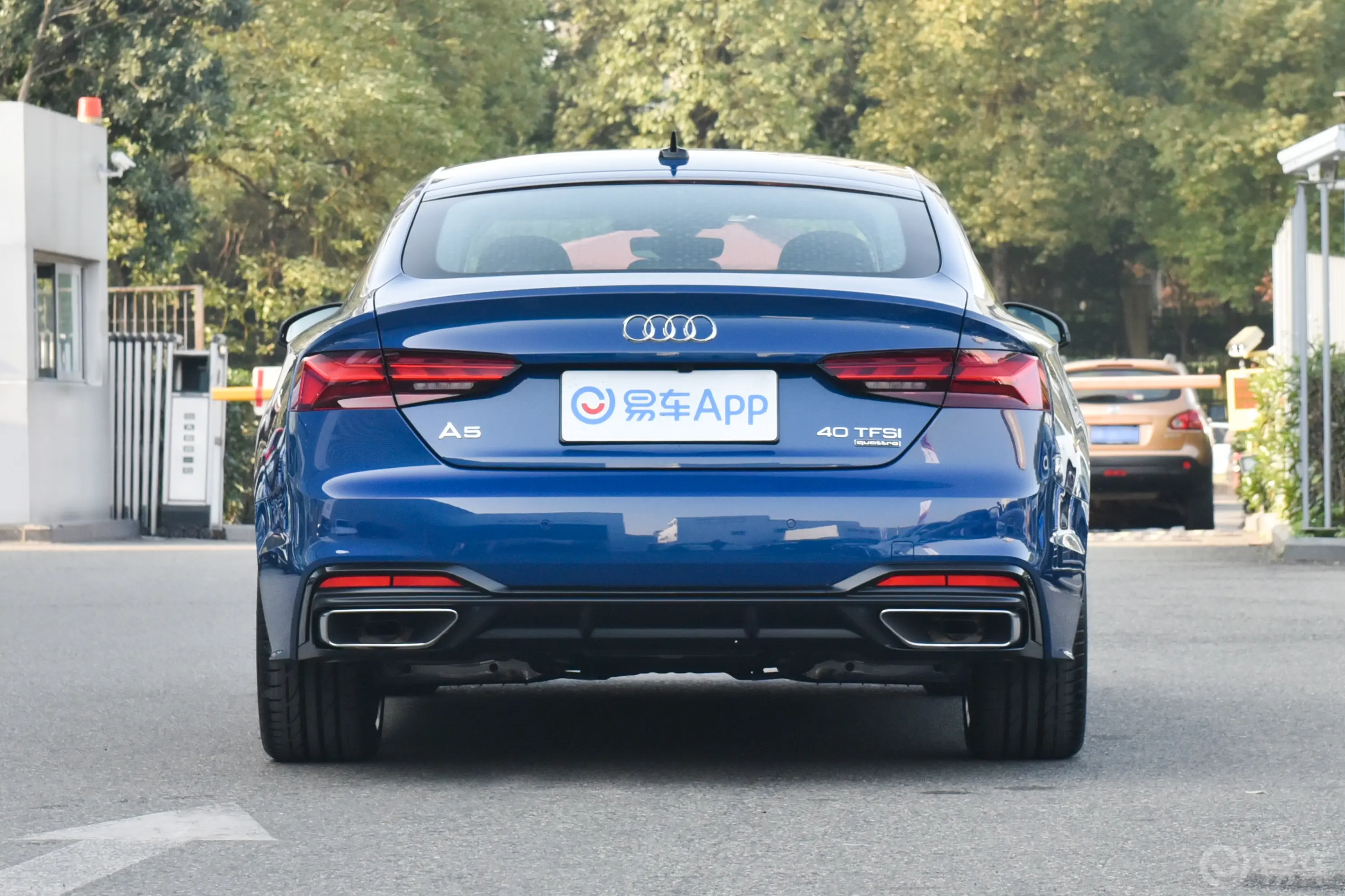 奥迪A5Sportback 40 TFSI quattro 豪华动感型正后水平