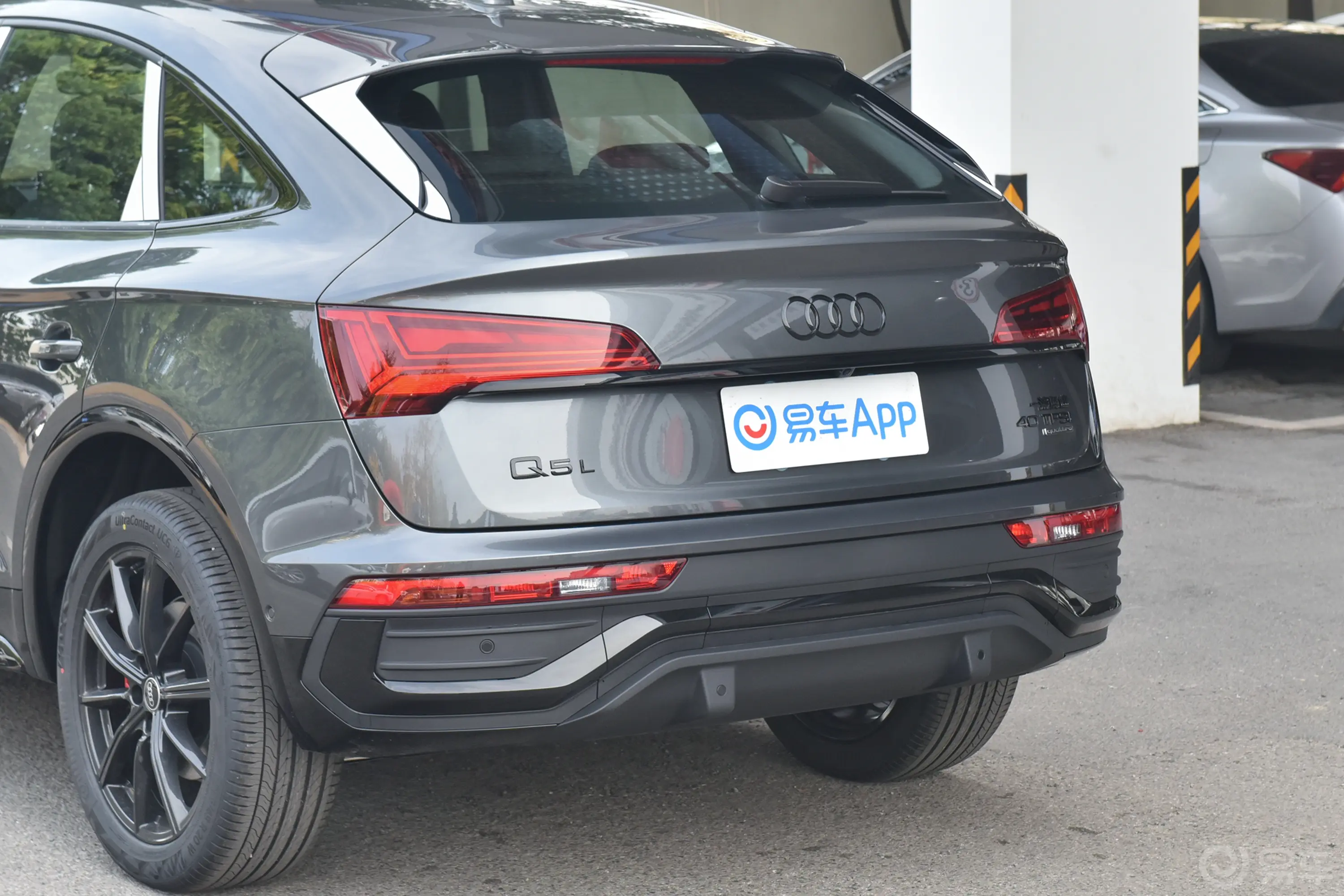 奥迪Q5L Sportback40 TFSI 豪华型车后雷达