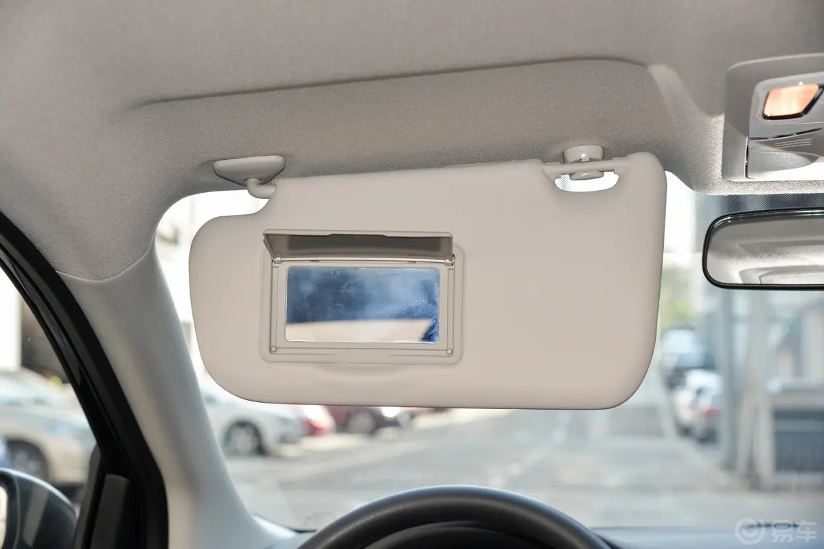 轩逸改款 经典 1.6L XE舒适版驾驶位遮阳板