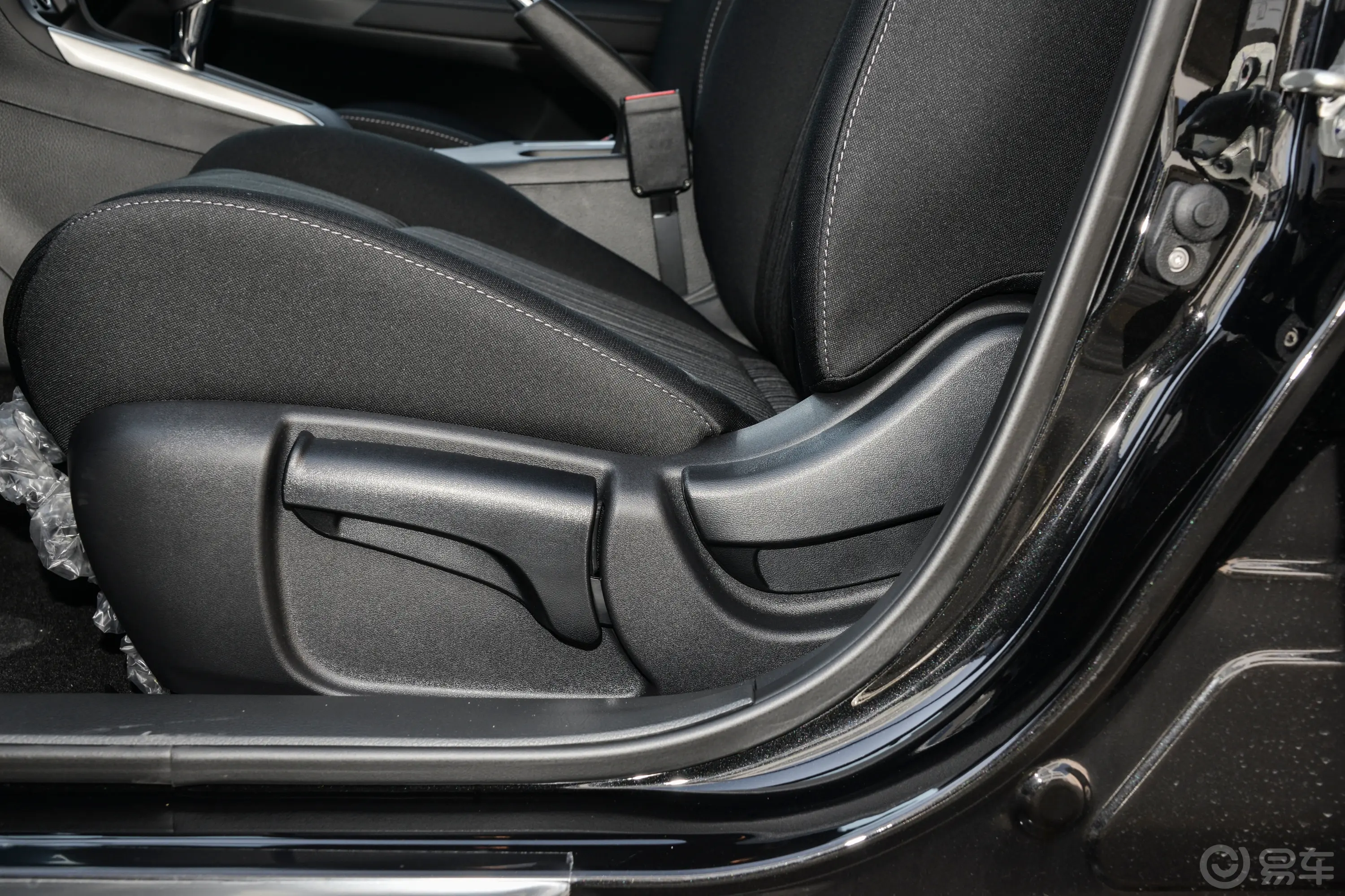轩逸改款 经典 1.6L XE舒适版主驾座椅调节