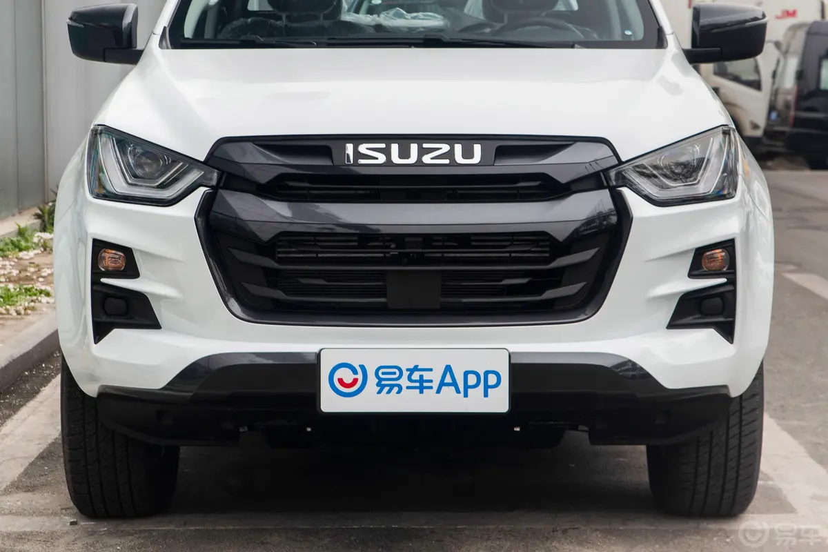 D-MAX1.9T 自动两驱智领型外观细节