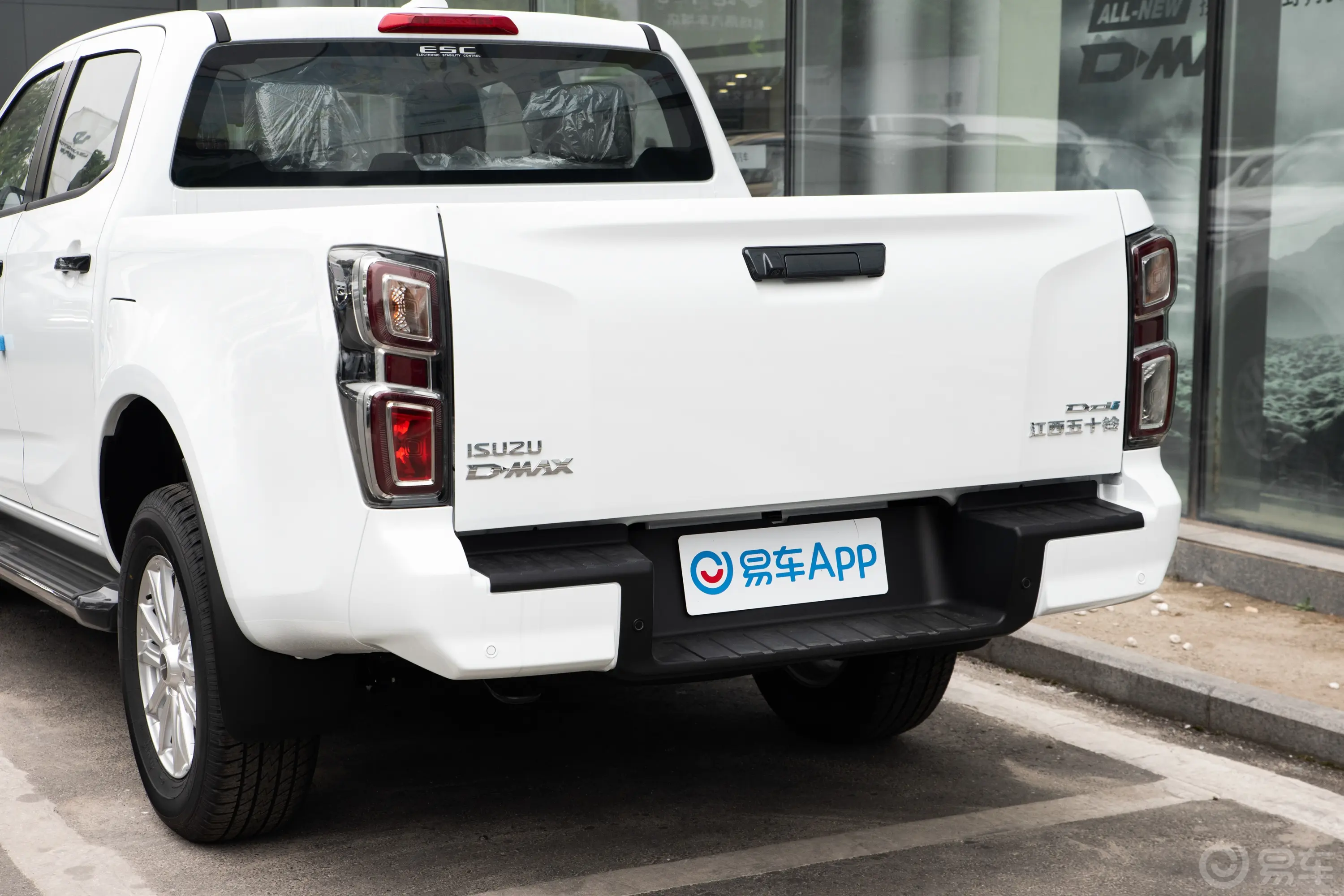 D-MAX1.9T 自动两驱智领型车后雷达