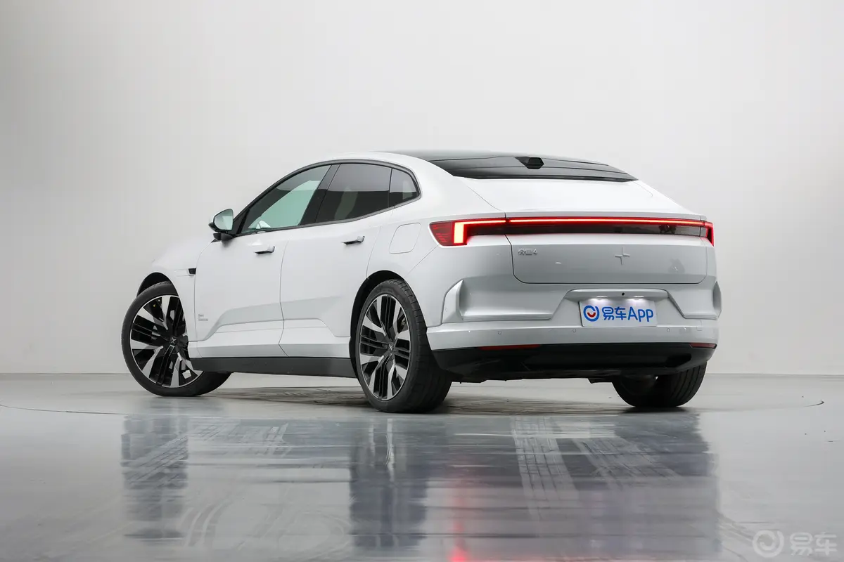 Polestar 4682km 四驱长续航PLUS双星互联版侧后45度车头向左水平