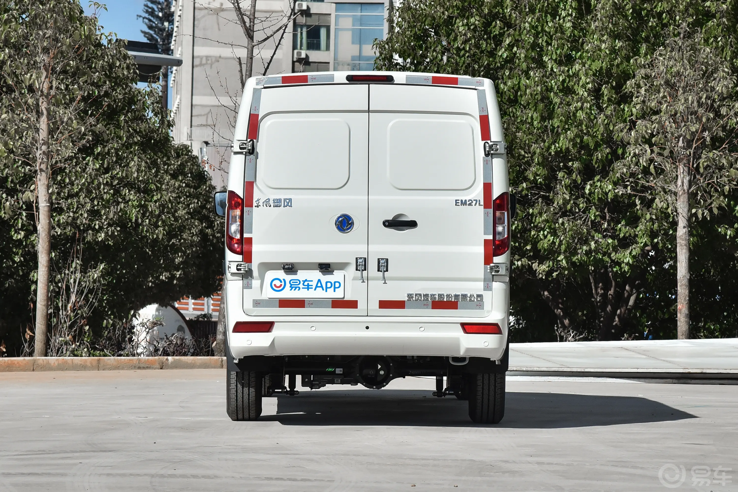 御风EM27EM27L 230km 标准版 宁德时代 41.86kWh正后水平