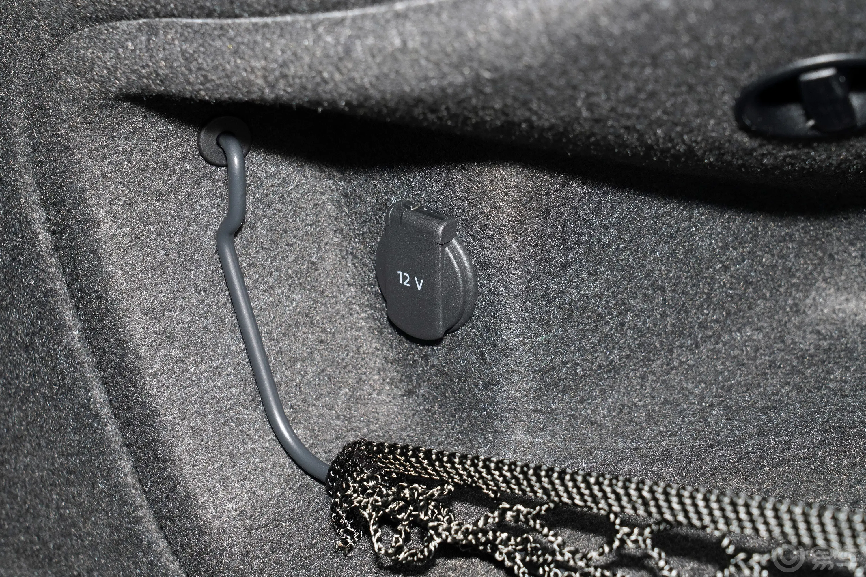 奥迪A5Coupe 40 TFSI 时尚动感型行李厢电源接口