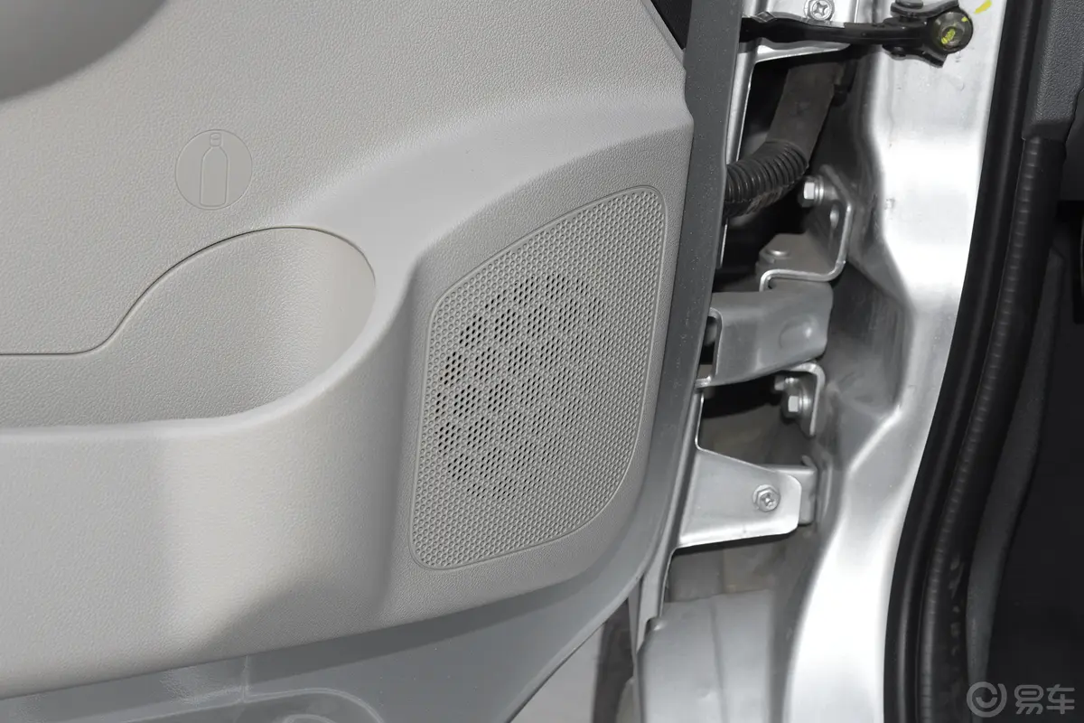 长安星卡1.5L 单排2.72米钢板厢货舒适型音响和品牌