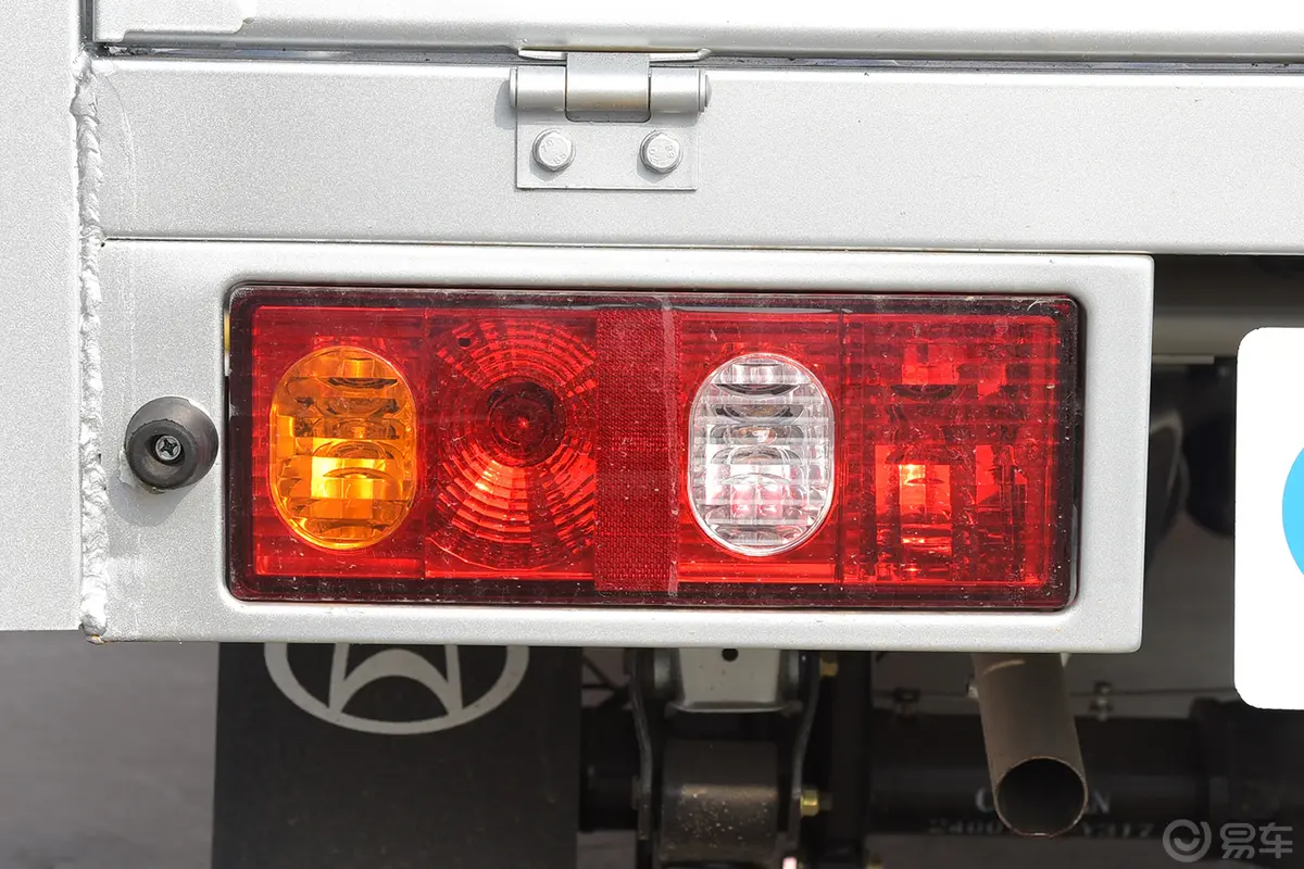 长安星卡1.5L 单排3.06米仓栅车舒适型外观灯组