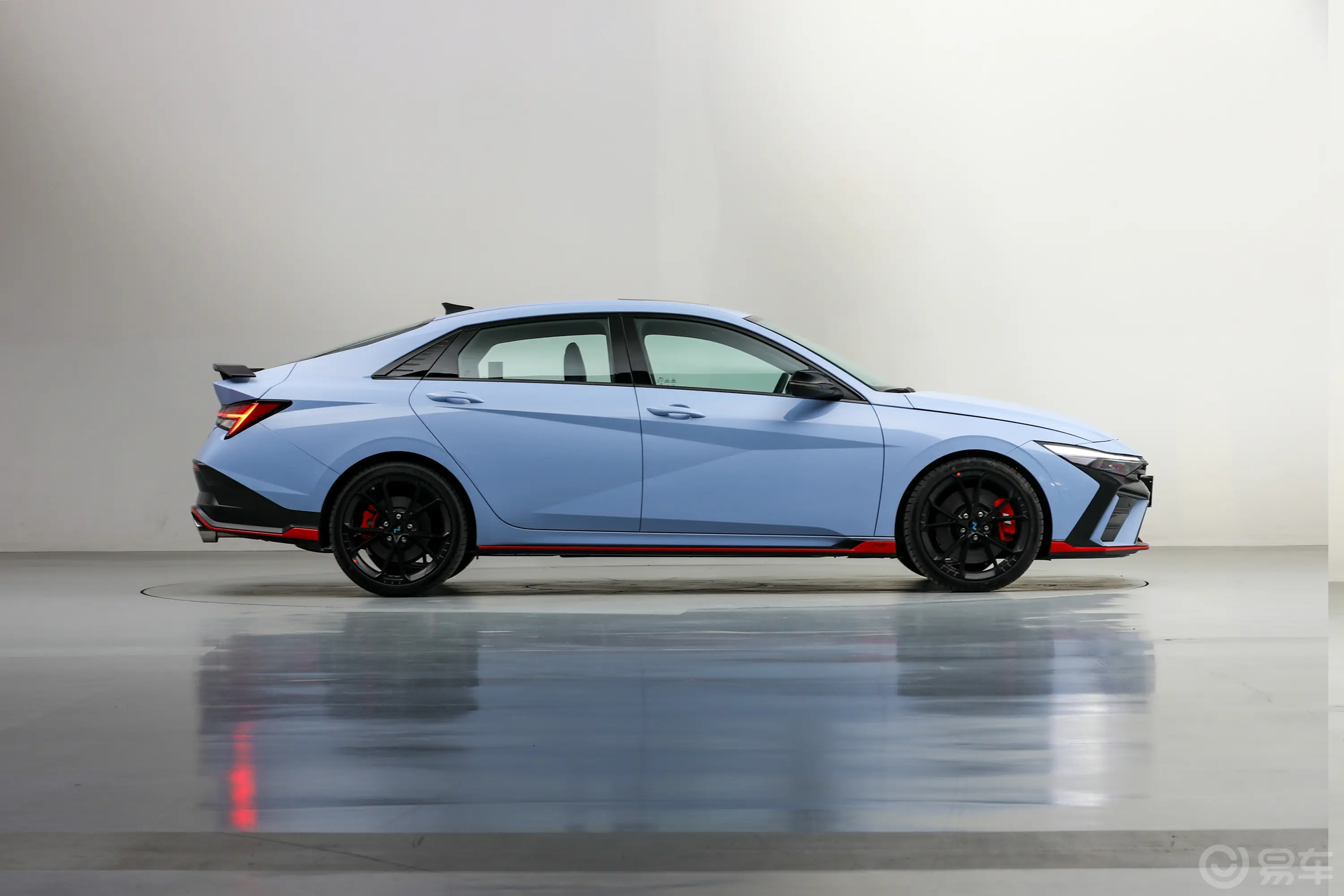 伊兰特Elantra NN Sport Package Edition正侧车头向右水平