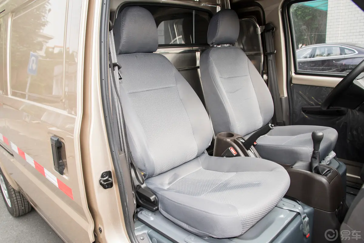 五菱荣光1.5L 手动封窗加长版基本型 2座副驾驶座椅