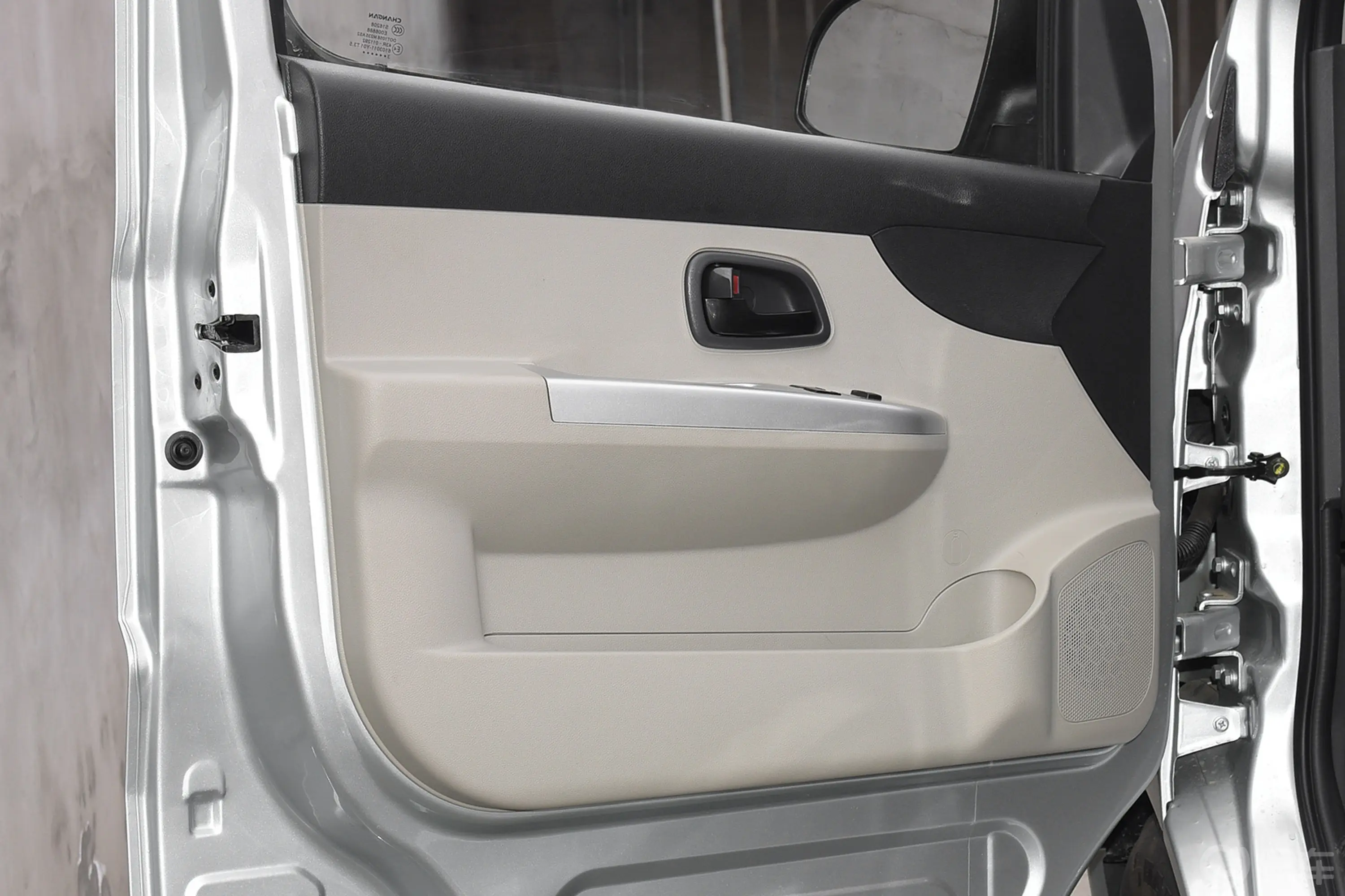 长安星卡1.5L 单排2.8米载货汽车舒适型空调主驾驶位