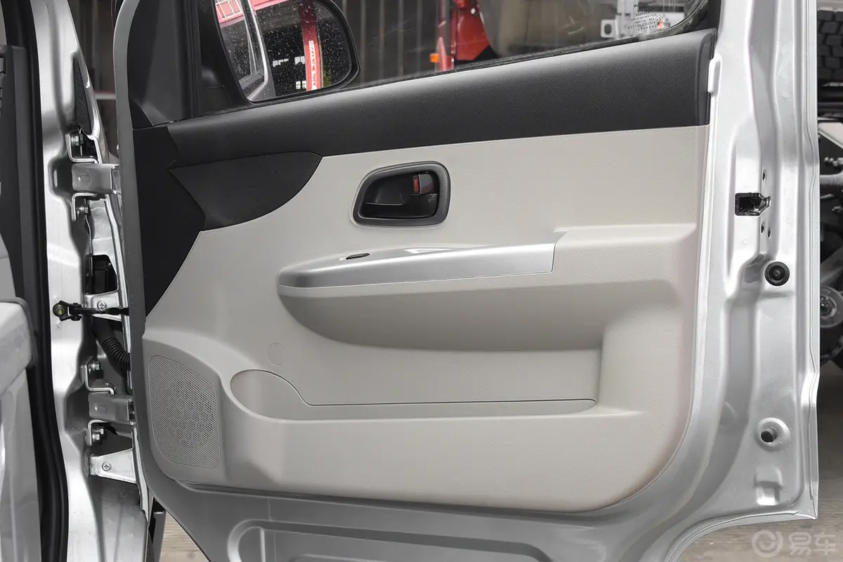 长安星卡1.5L 单排2.8米载货汽车舒适型空调副驾驶位
