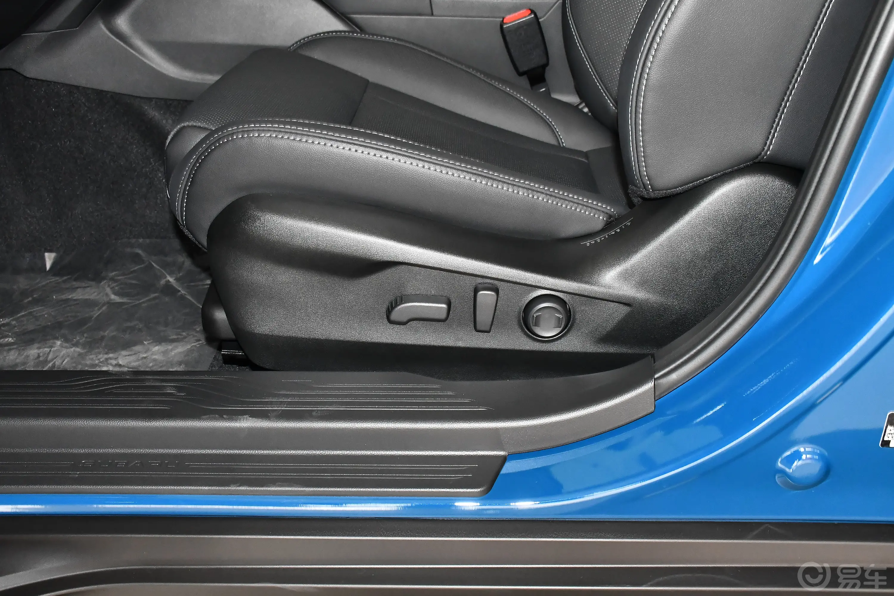 傲虎2.5i AWD旷野限定版EyeSight主驾座椅调节