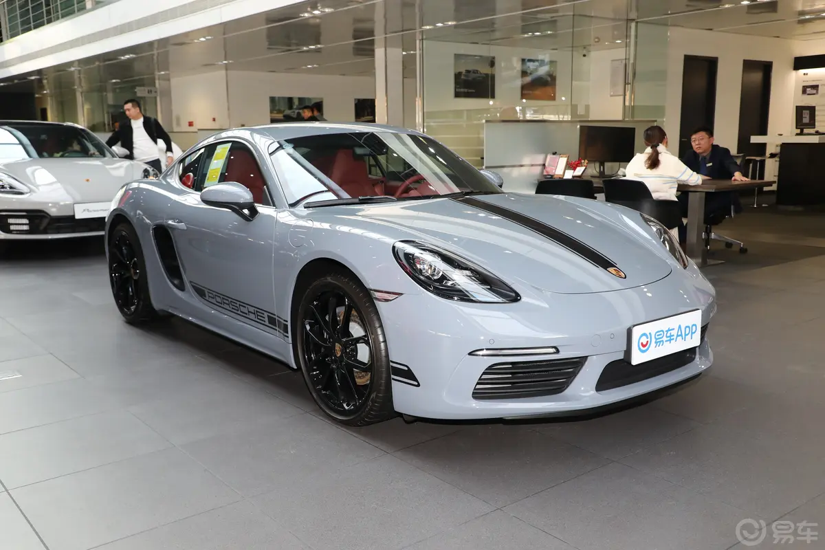 保时捷718Cayman Style Edition 2.0T侧前45度车头向右水平