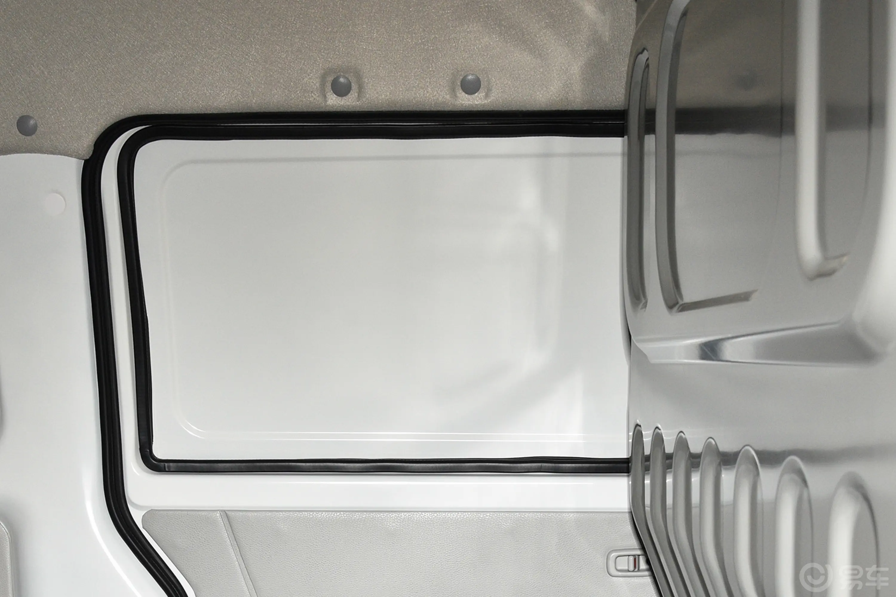金杯新海狮X30L1.5L 厢式超享无空调版 2/5座后排侧窗遮阳帘