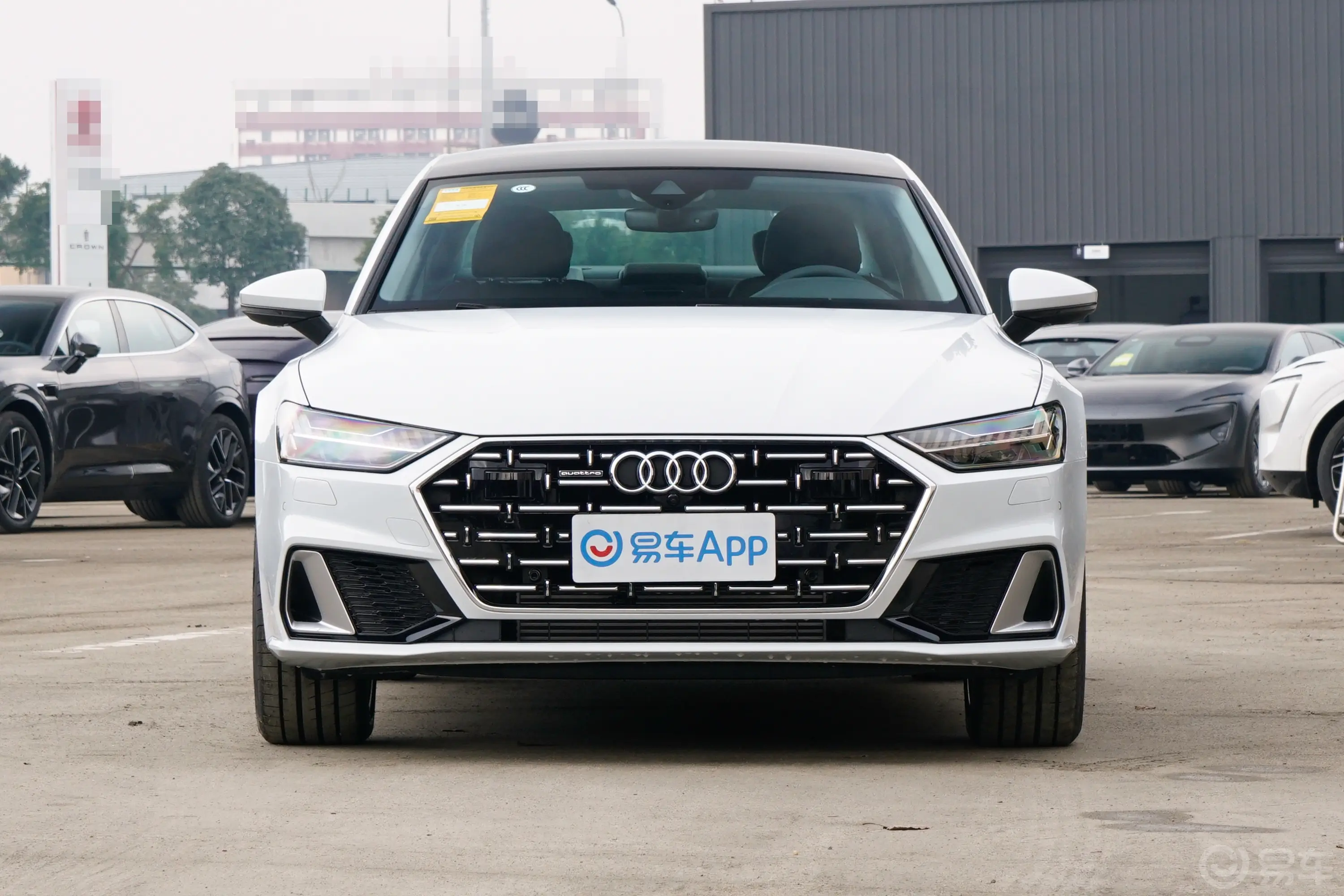 奥迪A7L45 TFSI quattro S-line 见远型 流晶套装正前水平