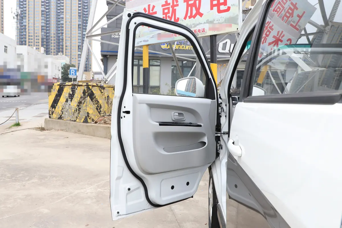 鑫源新海狮X30L 1.5L 客车超享版 6座 CNG驾驶员侧前车门