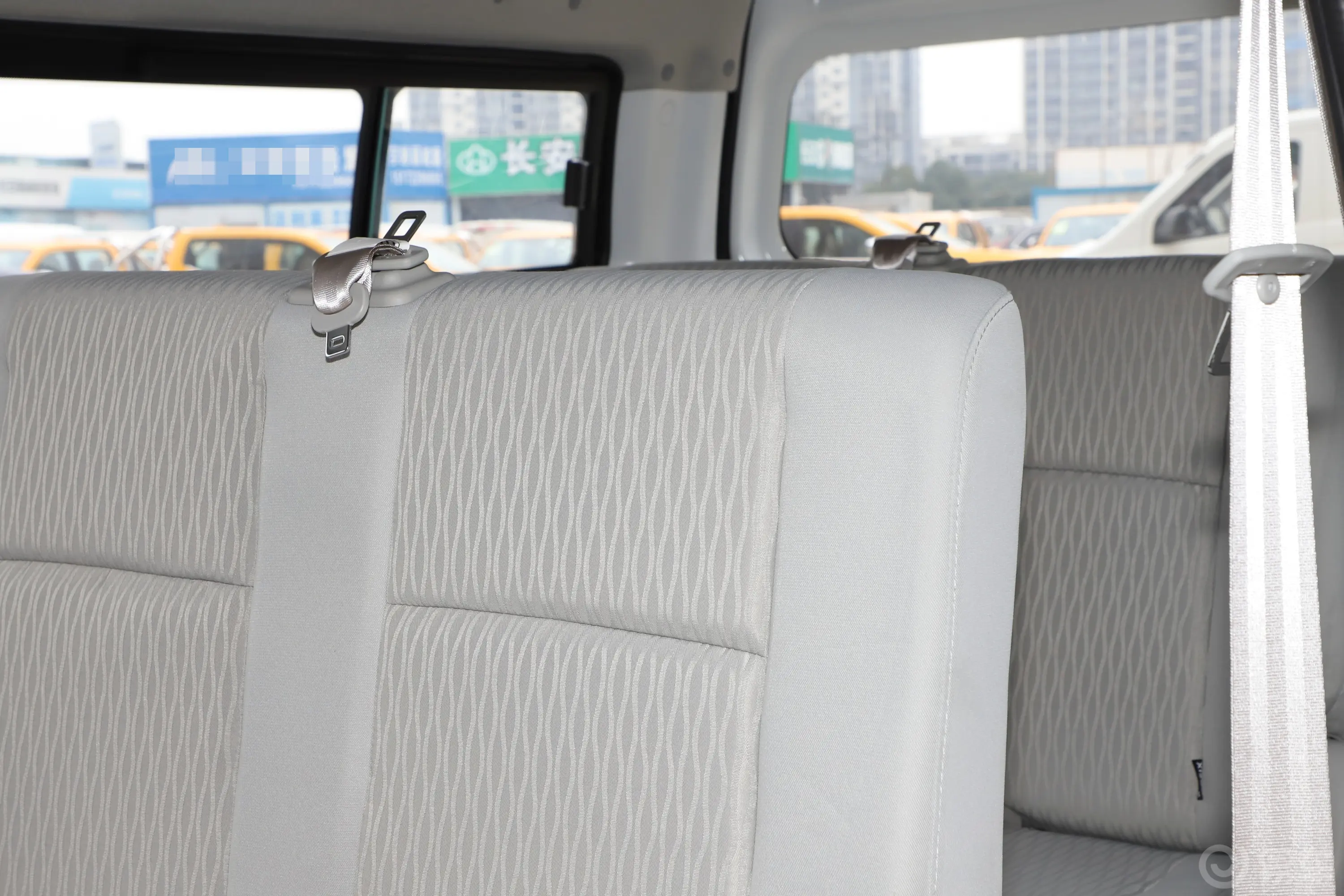 鑫源新海狮X30L 1.5L 客车超享版 6座 CNG后排空间