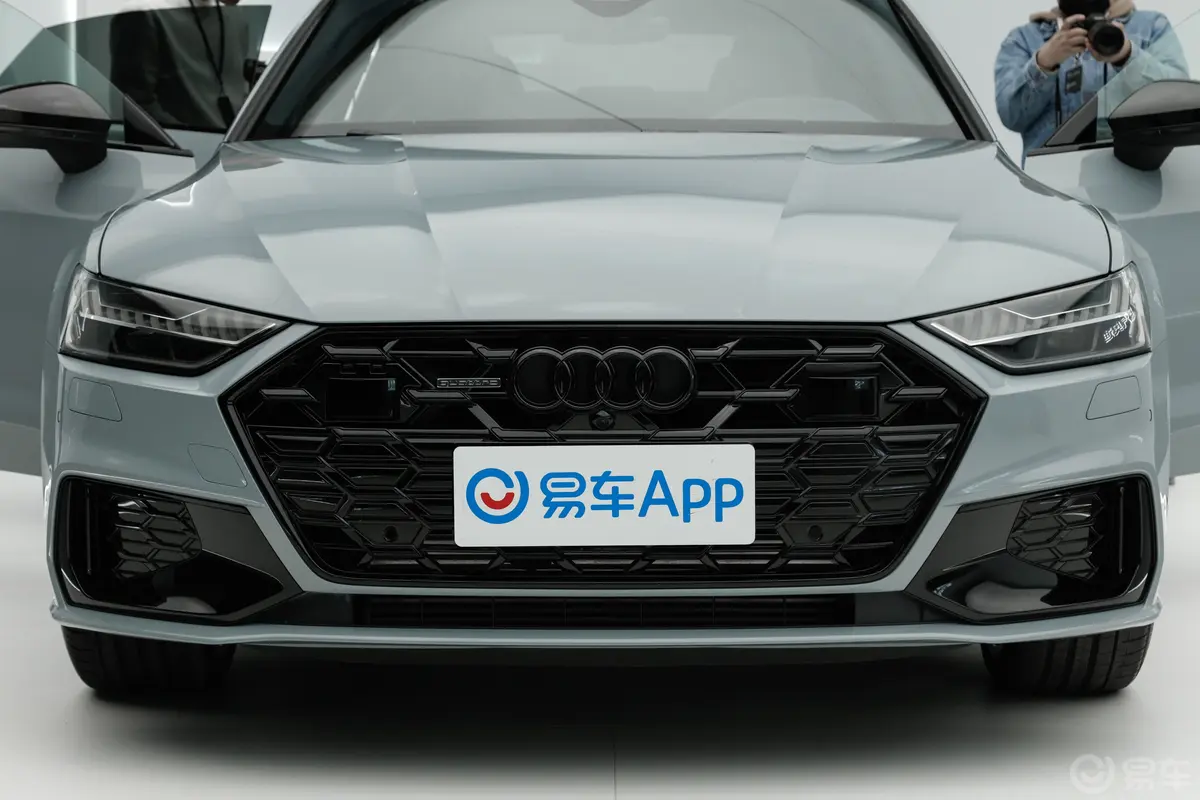 奥迪A7L55 TFSI quattro RS套件竞速版外观细节