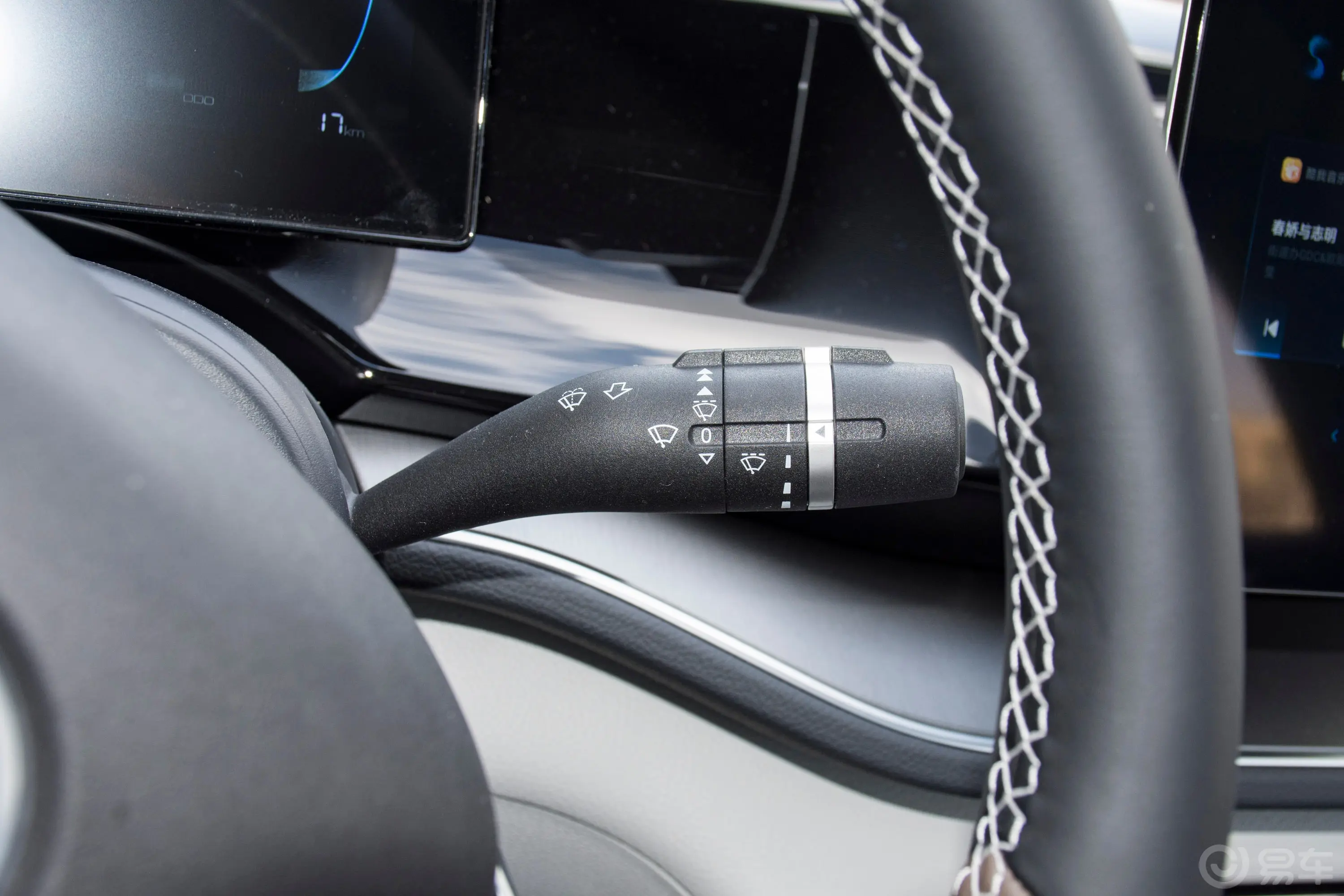秦PLUS新能源EV 荣耀版 420km 超越型主驾驶位