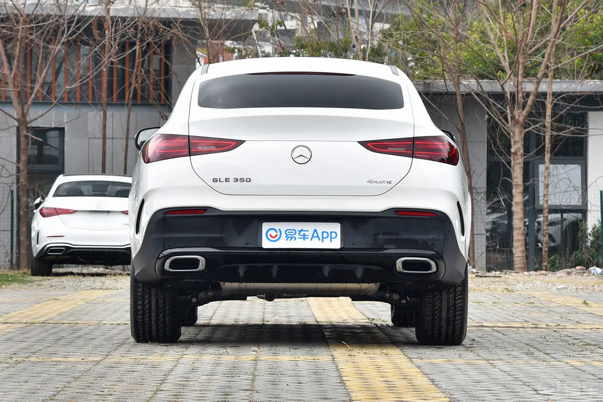 奔驰GLE轿跑GLE 350 4MATIC 轿跑SUV 豪华型正后水平