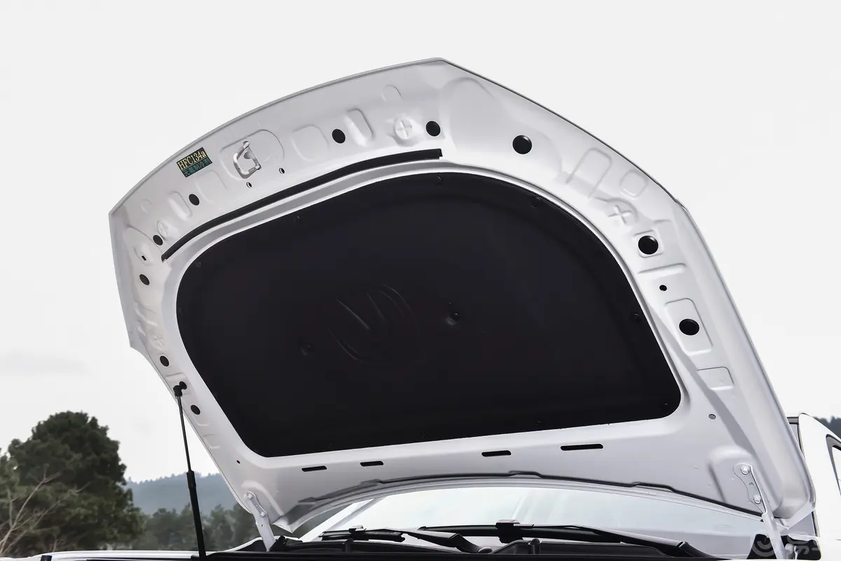 长安CS75畅享版 1.5T 自动豪华型发动机舱盖内侧