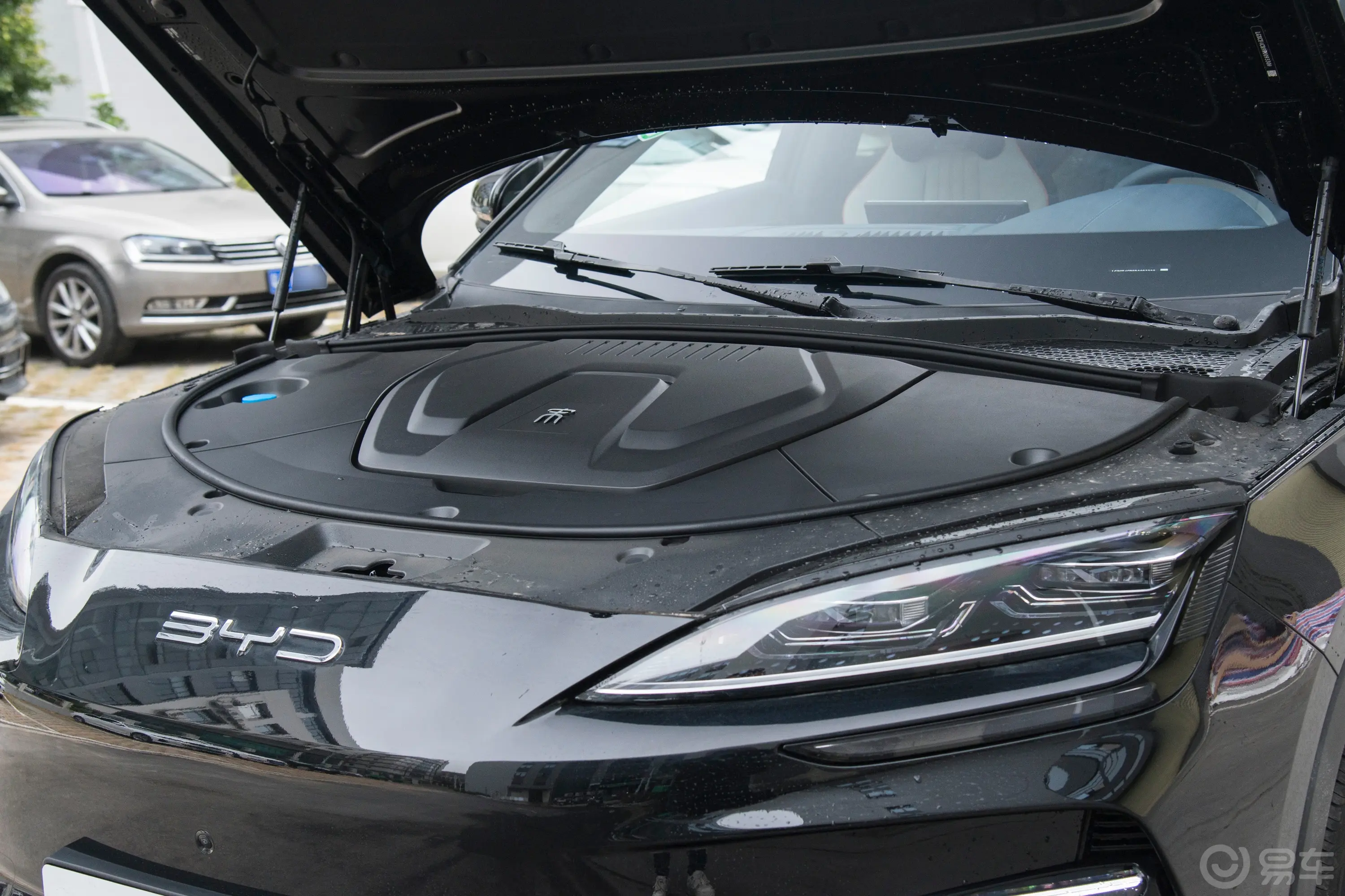 宋PLUS新能源EV 荣耀版 520km 尊贵型动力底盘