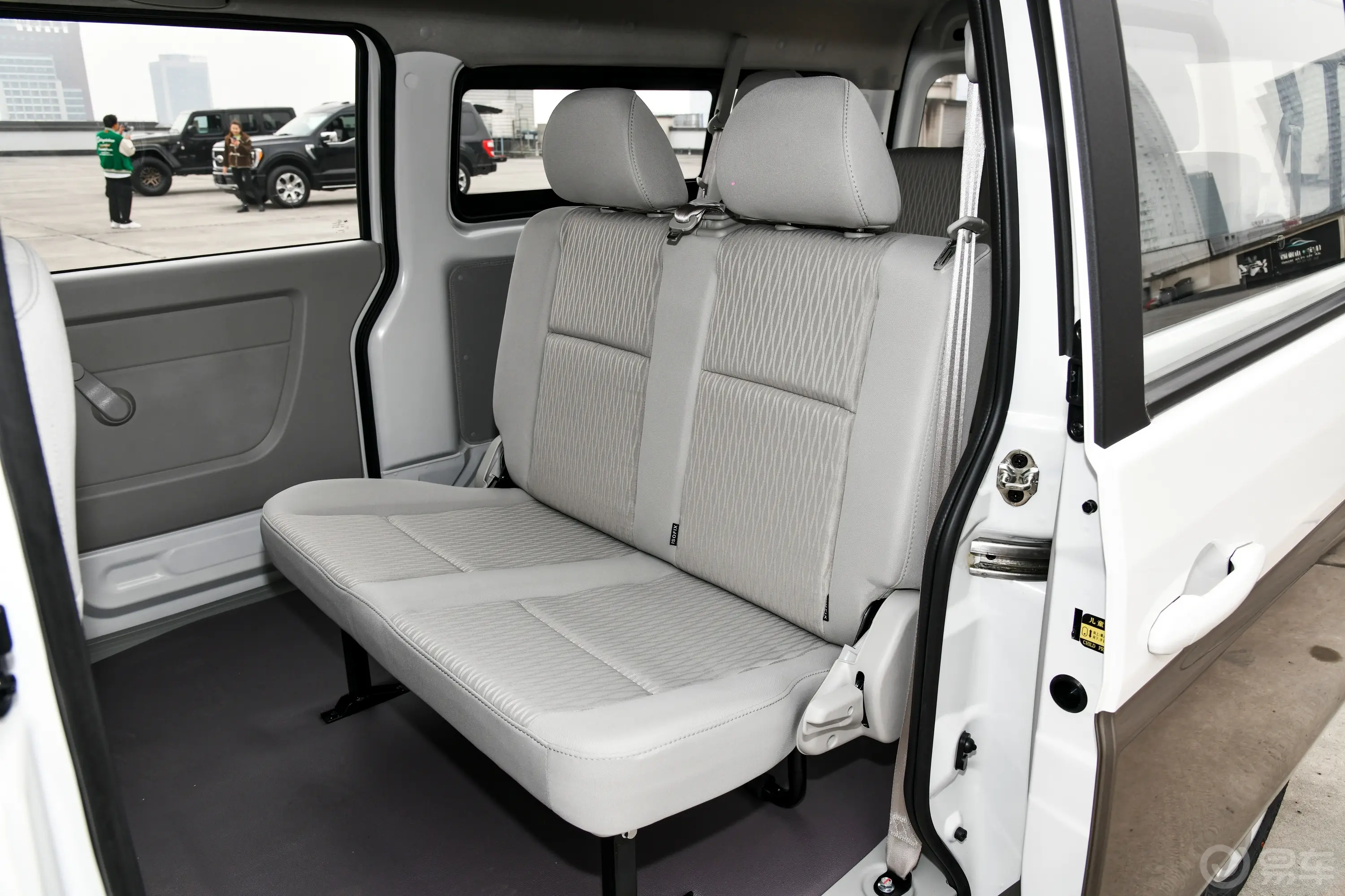 金杯新海狮X30L1.5L 客车财富无空调版 7座后排座椅