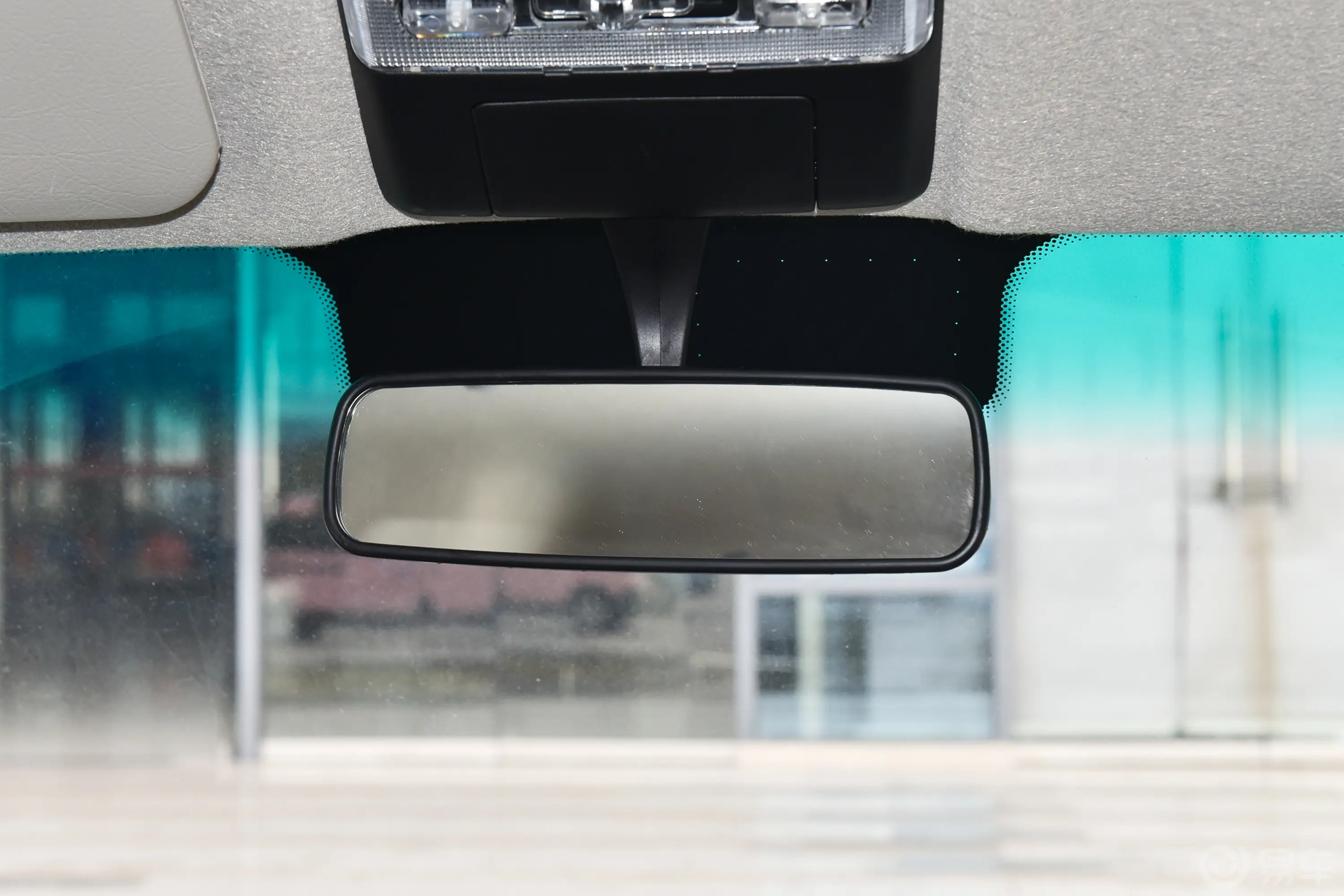 金杯小海狮X301.5L 客车财富型空调版 6座内后视镜