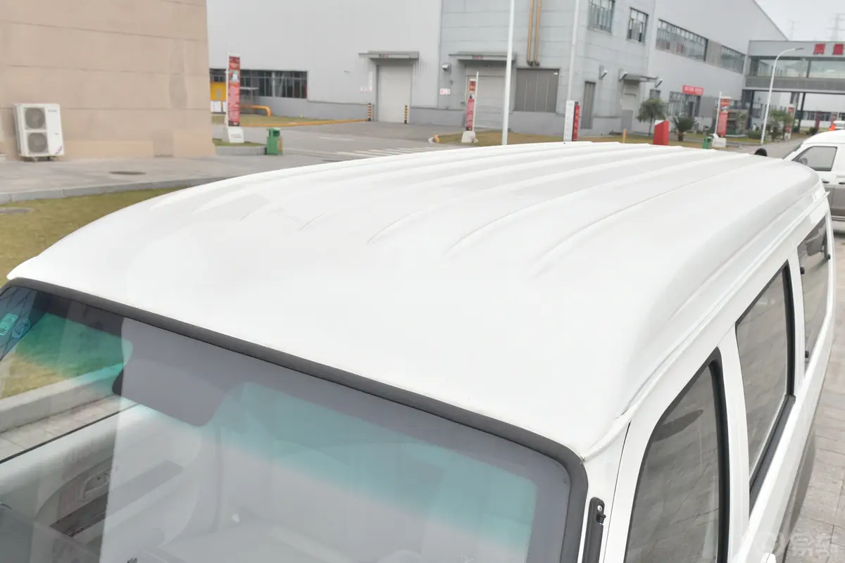 金杯小海狮X301.5L 客车财富型空调版 6座天窗