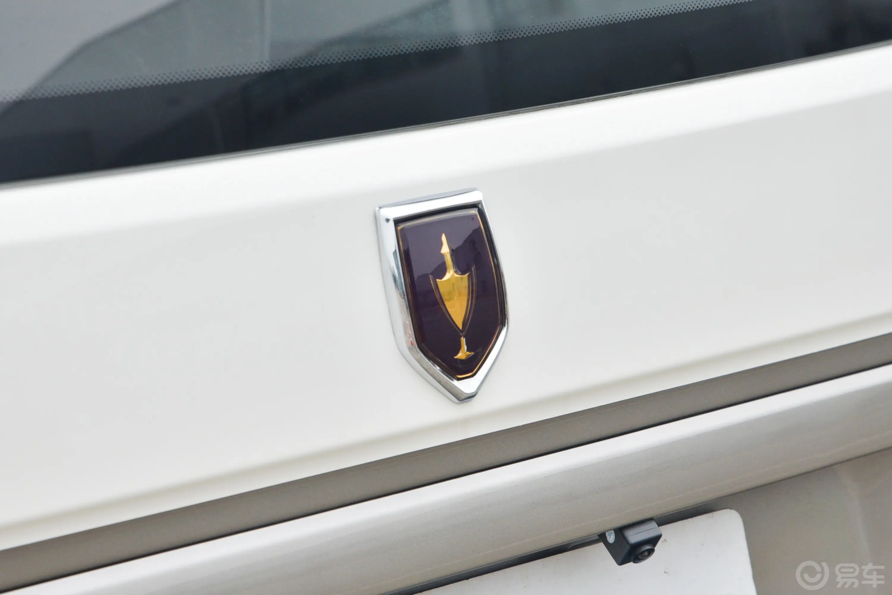 金杯新海狮X30L1.5L 客车财富空调版 6座外观细节