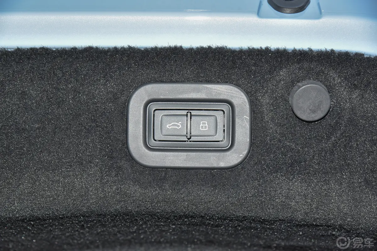 欧陆4.0T GT V8电动尾门按键（手动扶手）
