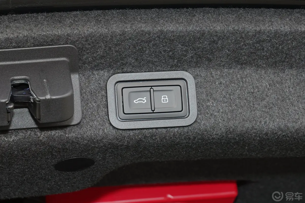 奥迪S62.9T电动尾门按键（手动扶手）