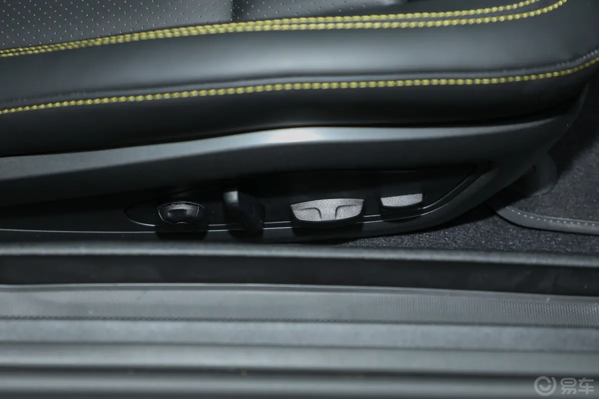 保时捷911Carrera S Cabriolet 3.0T副驾座椅调节