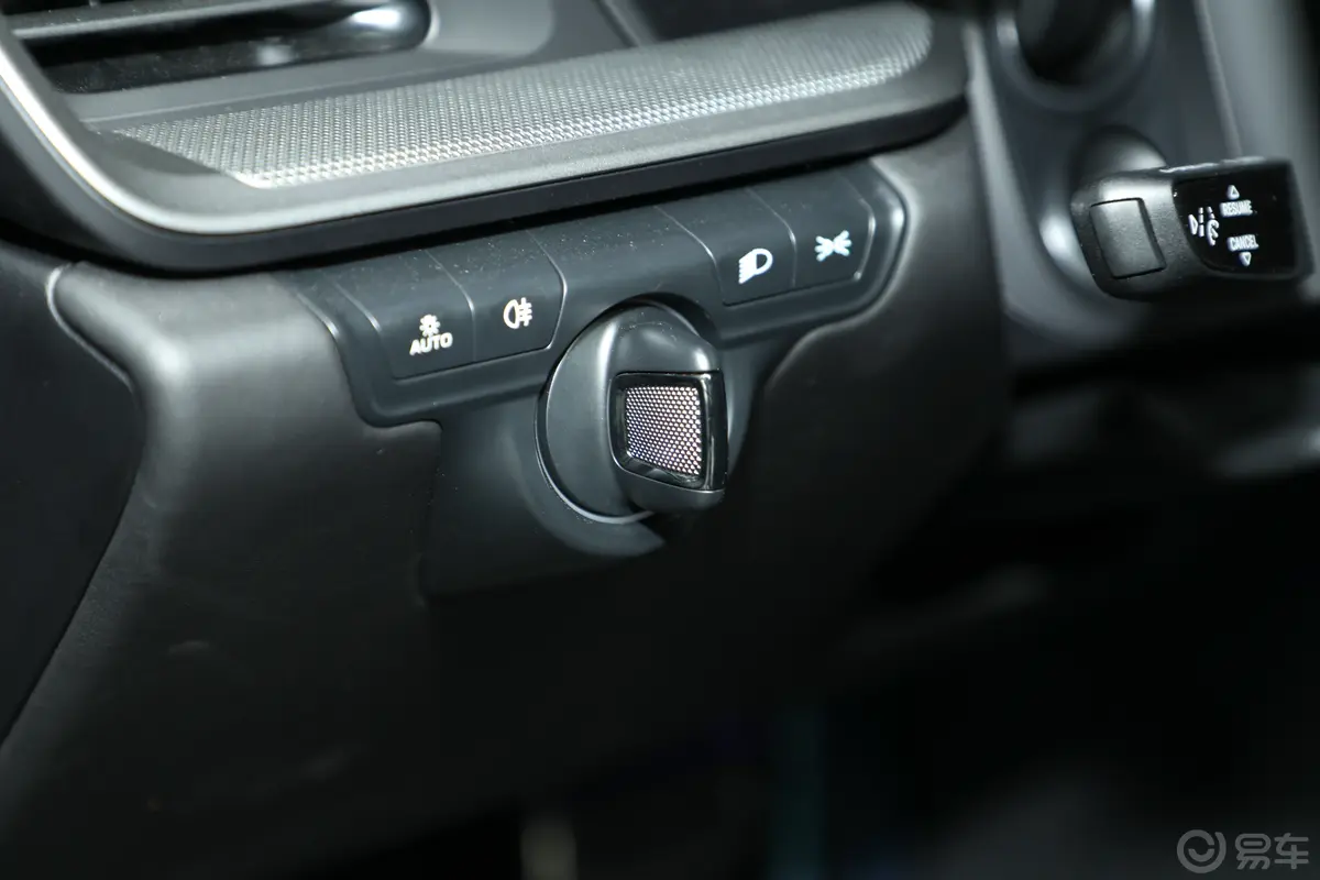 保时捷911Carrera S Cabriolet 3.0T钥匙孔或一键启动按键