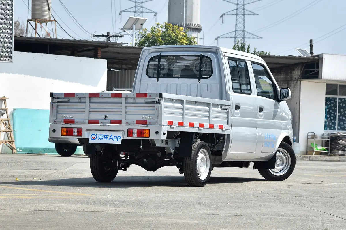 东风小康K021.3L 基本型侧后45度车头向右水平