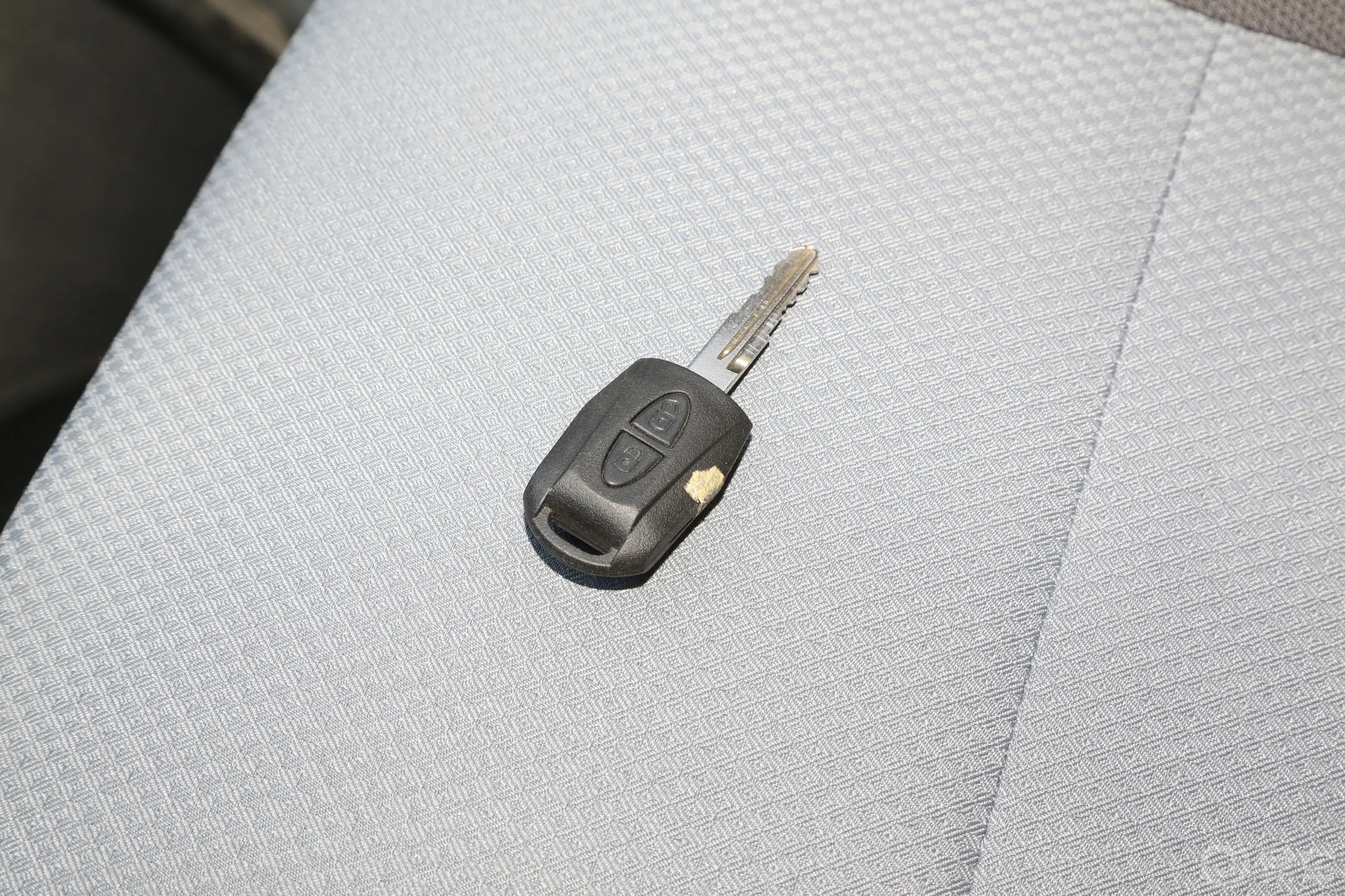神骐T10 EV255km 单排载货车财富版钥匙孔或一键启动按键