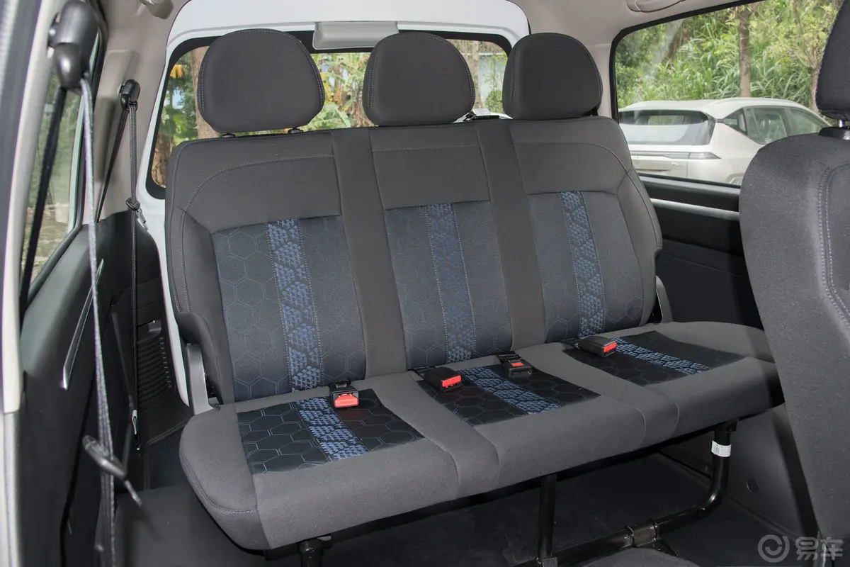 菱智M5 EV客运版 460km 标准型 7座第三排座椅