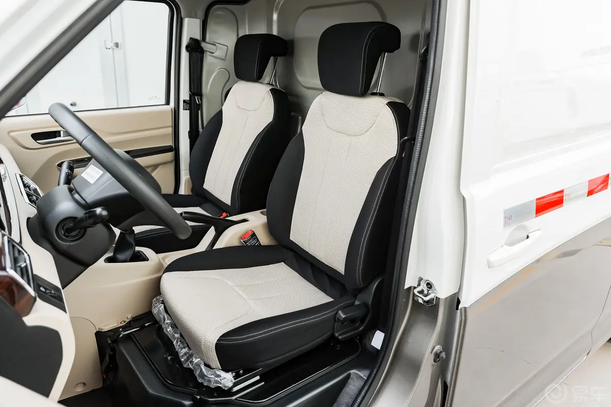 跨越星V71.6L 手动对开门豪华型 2座驾驶员座椅