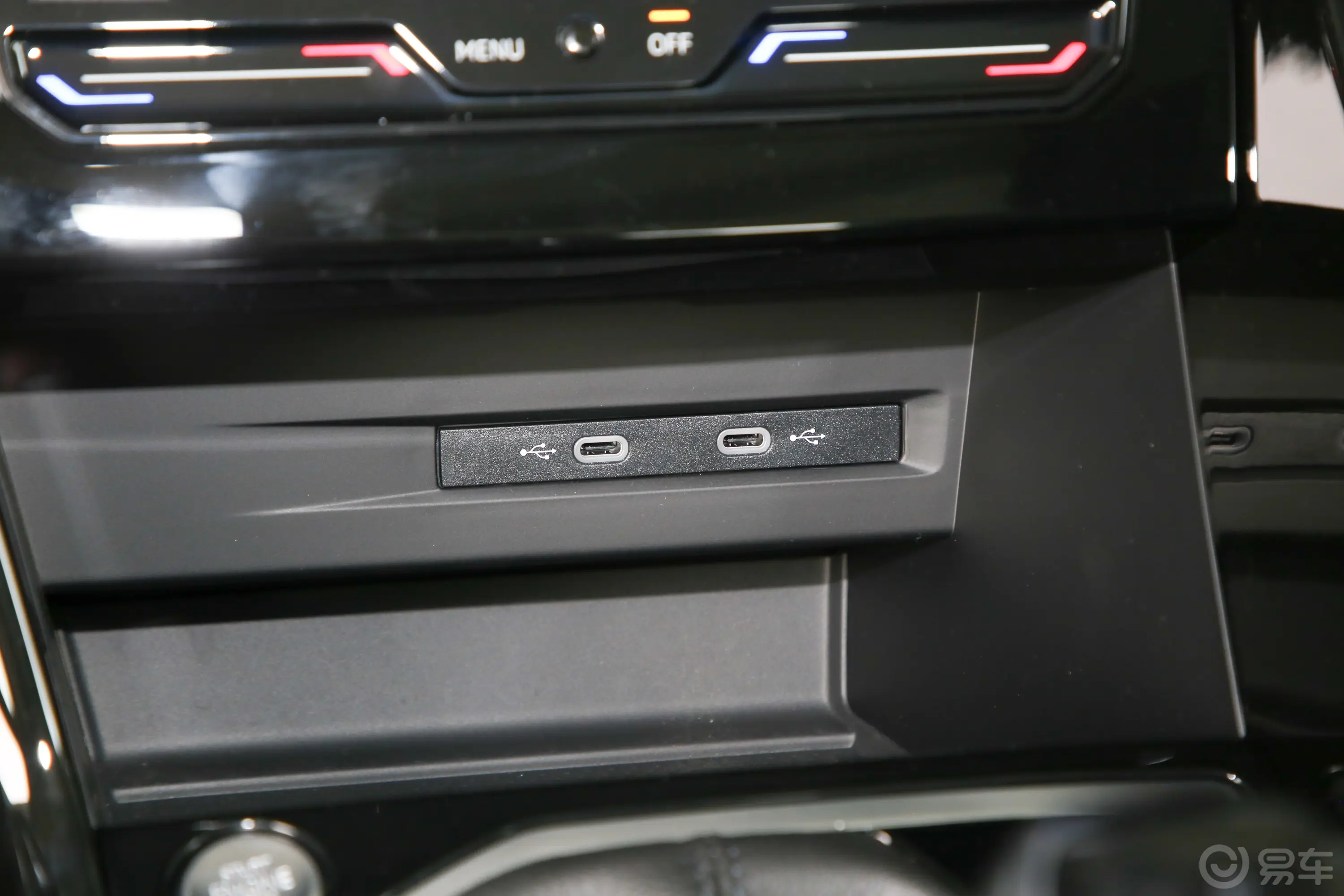 探岳改款 330TSI 两驱R-Line高能版中控