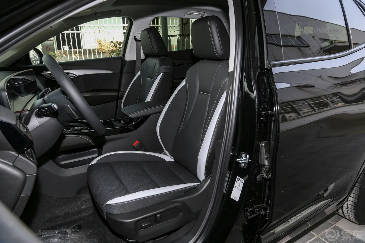 昂科威昂科威S 28T 两驱炫黑尊尚版驾驶员座椅